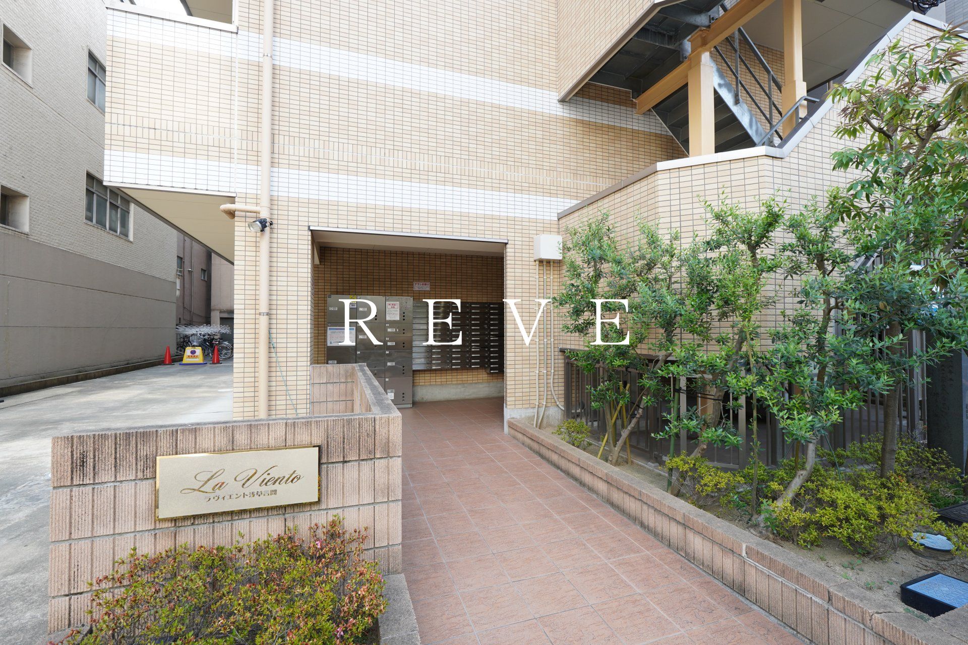 建物エントランス