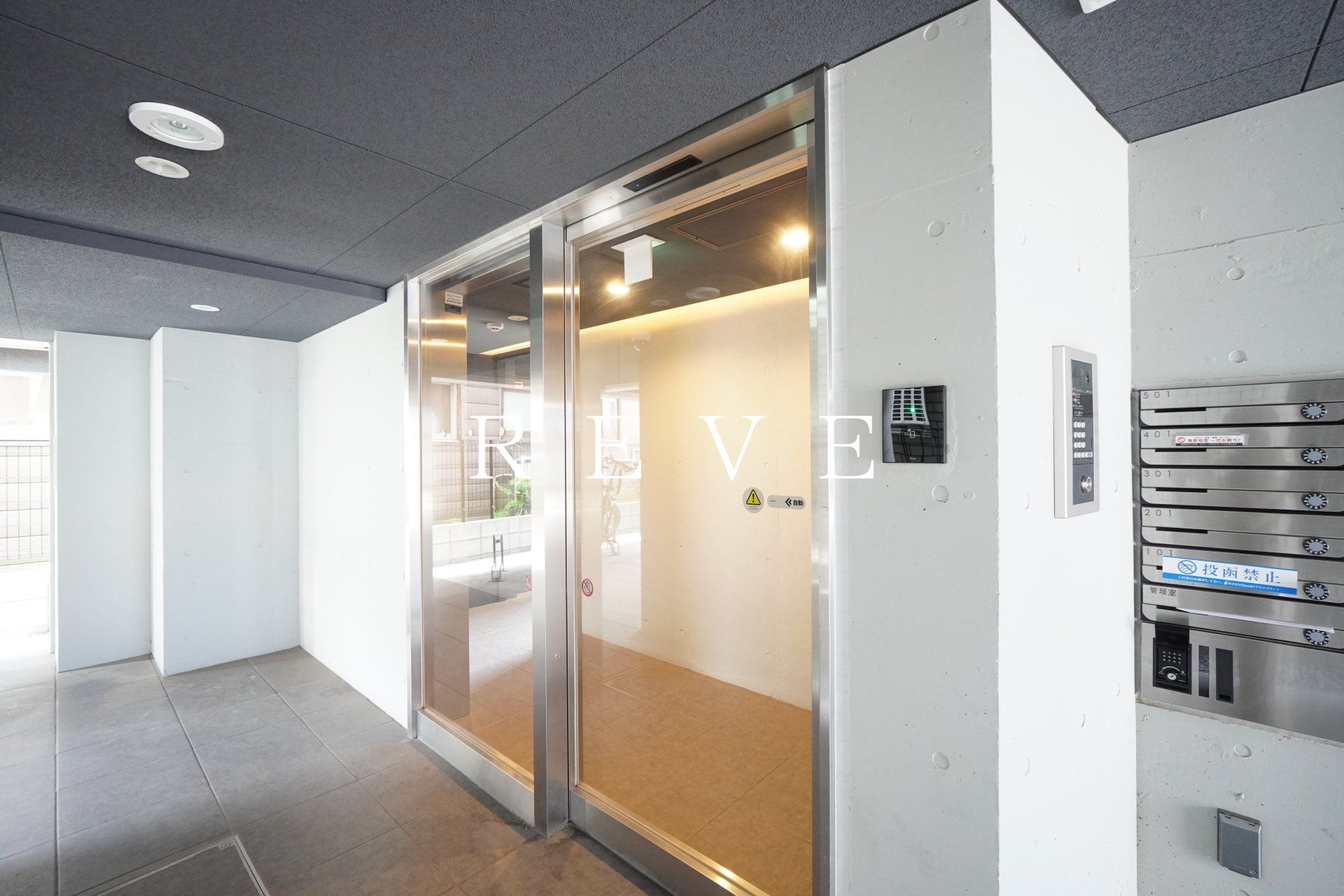 建物エントランス