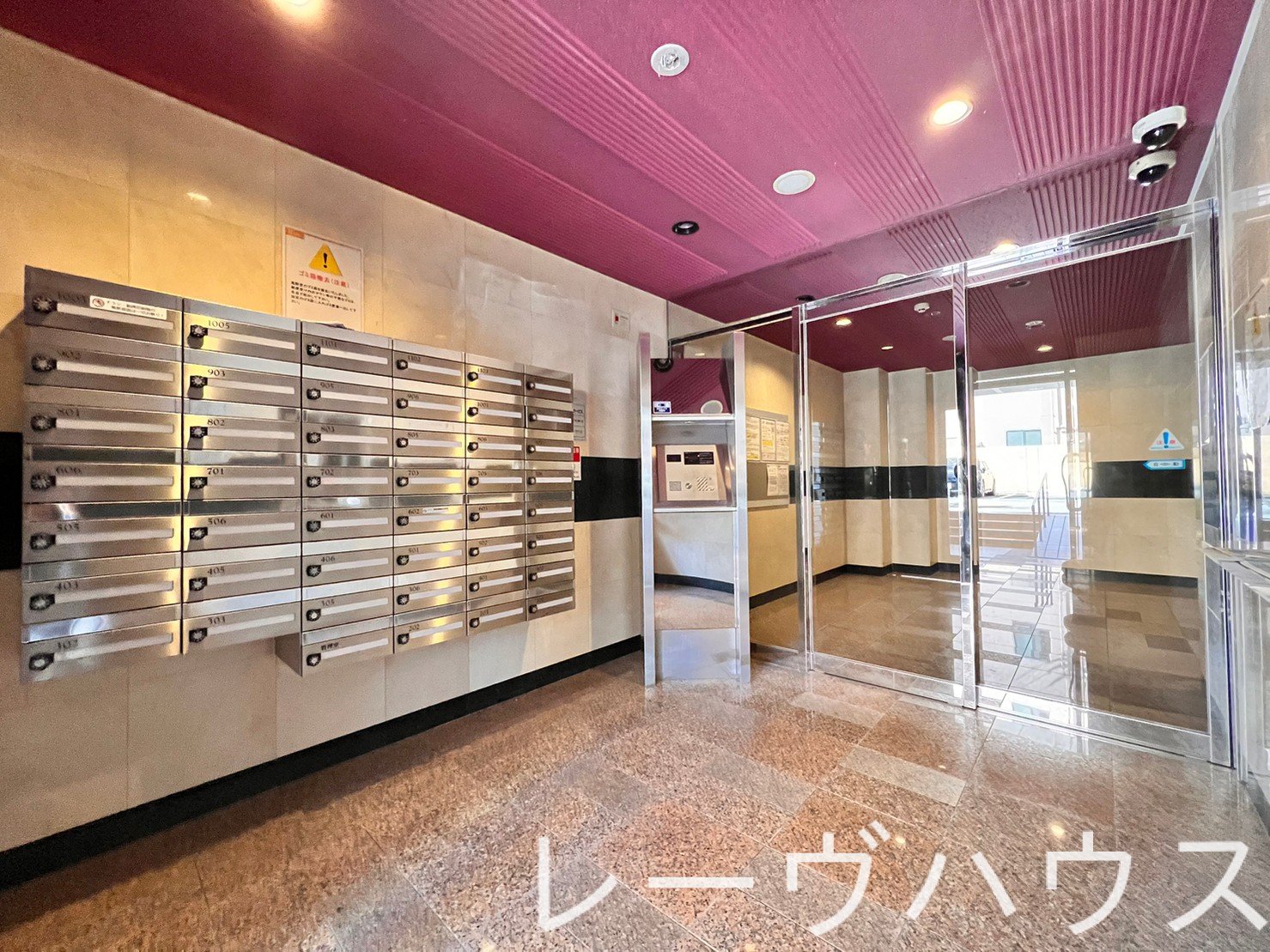 建物エントランス