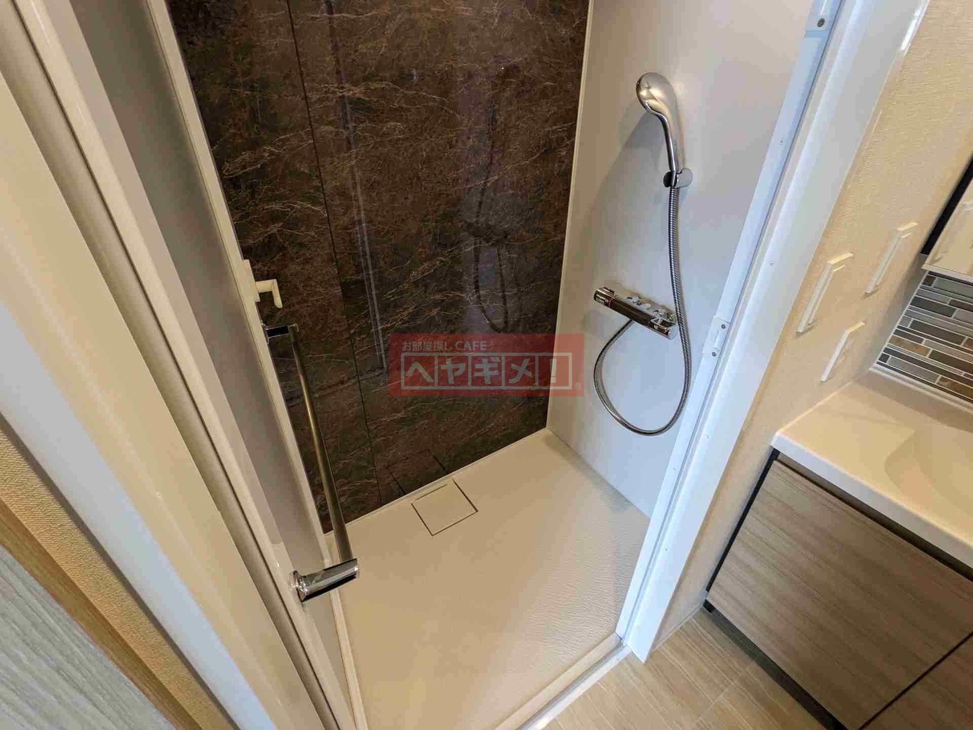 シャワールーム