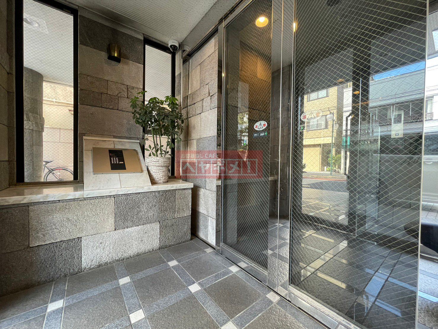 建物エントランス