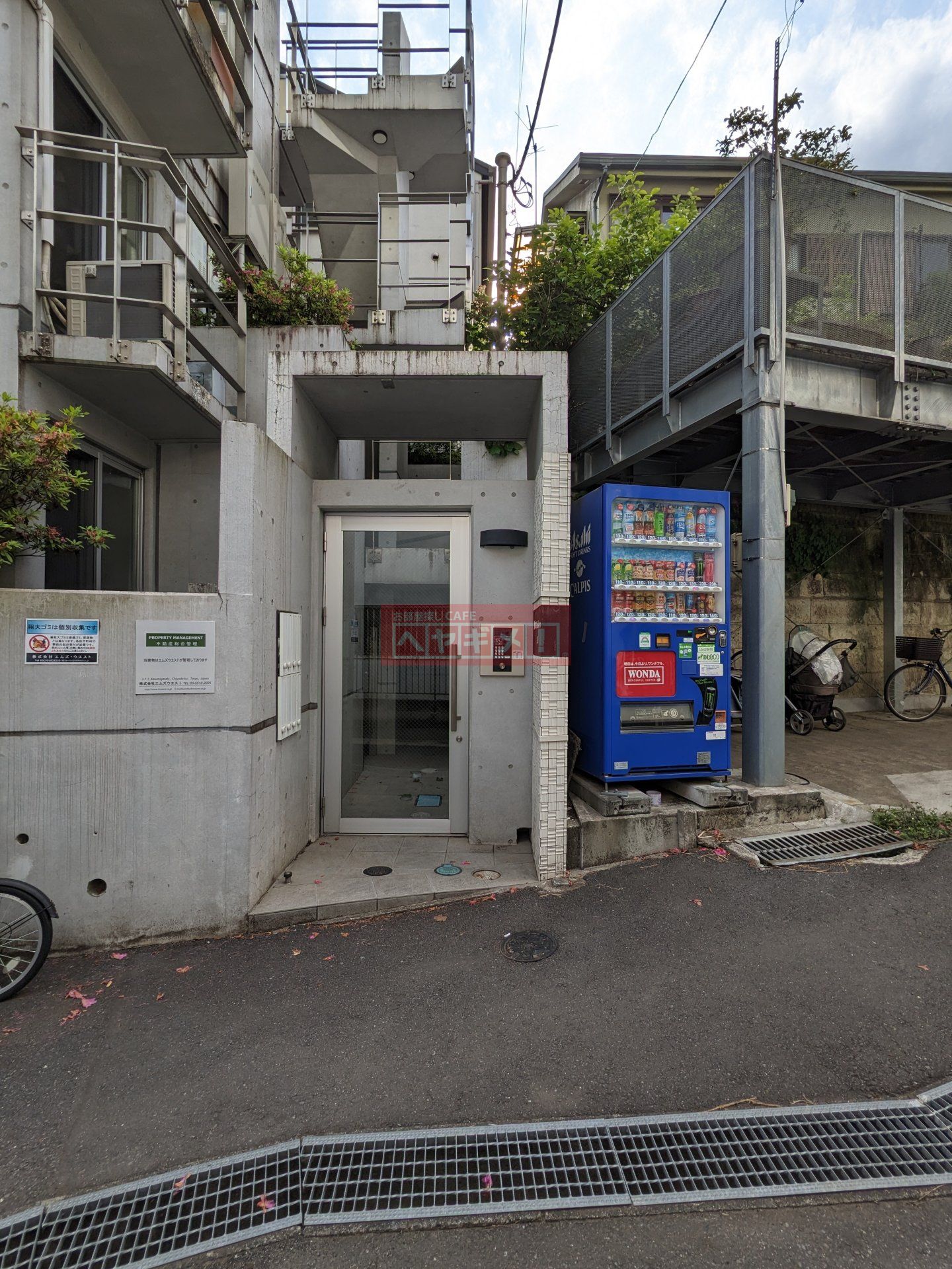 建物エントランス