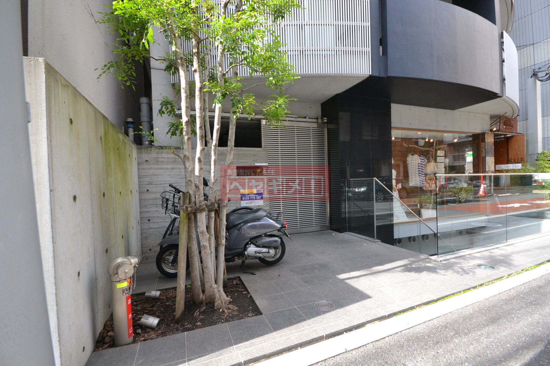 建物エントランス