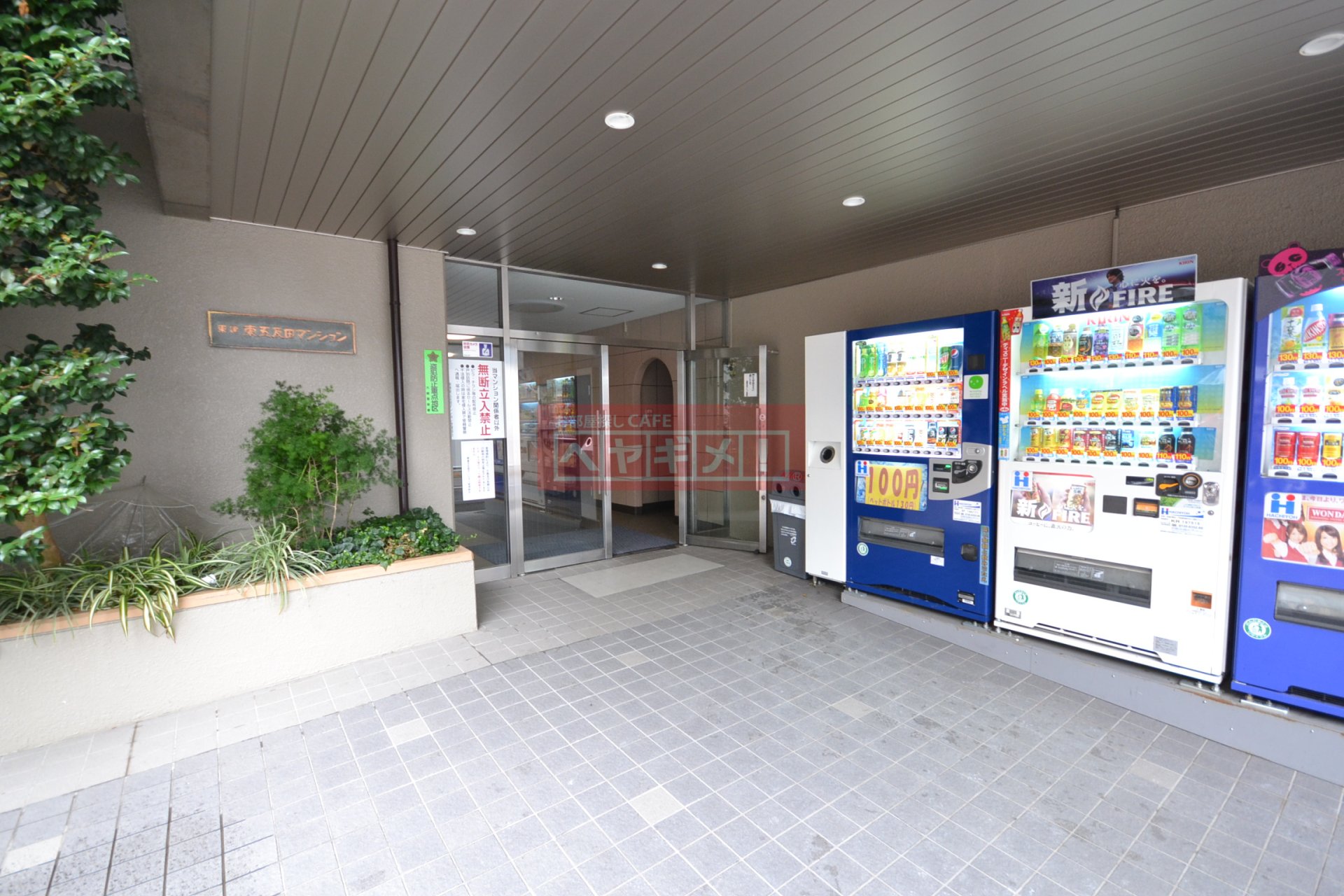 建物エントランス