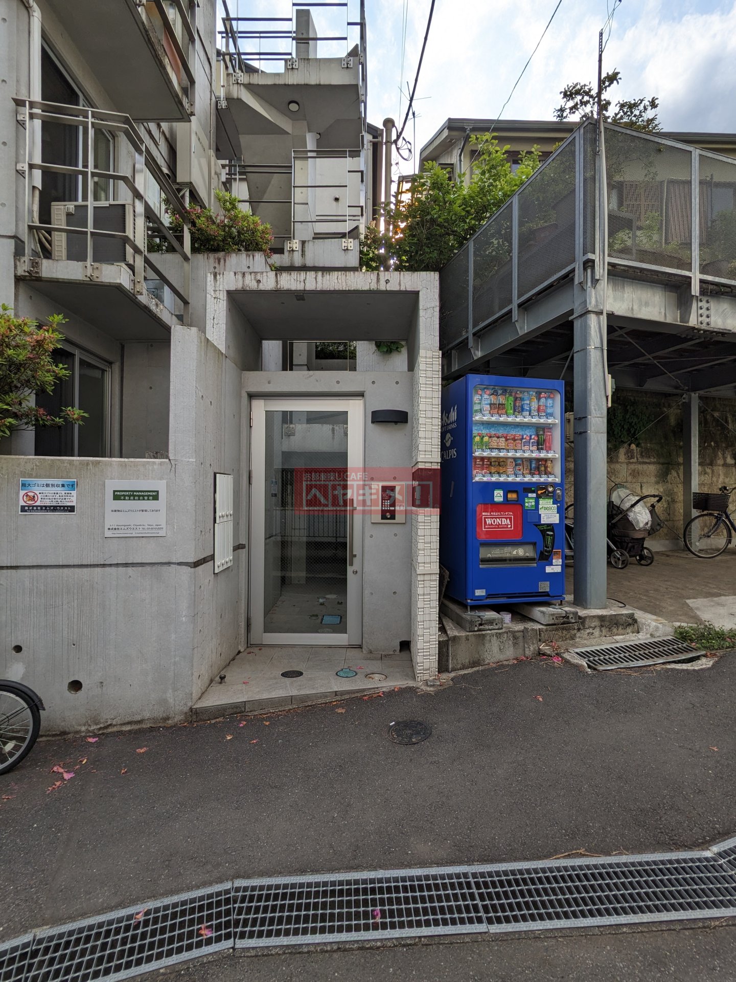 建物エントランス