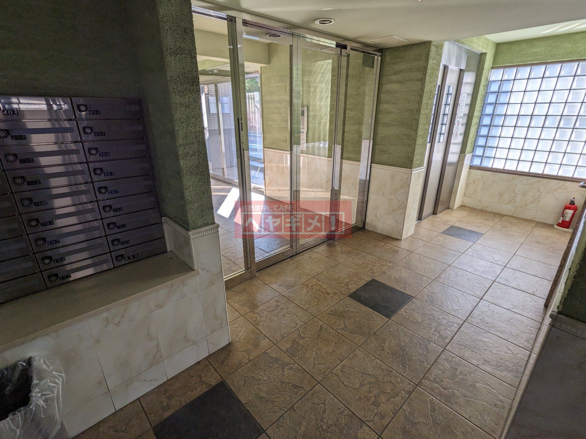 建物エントランス