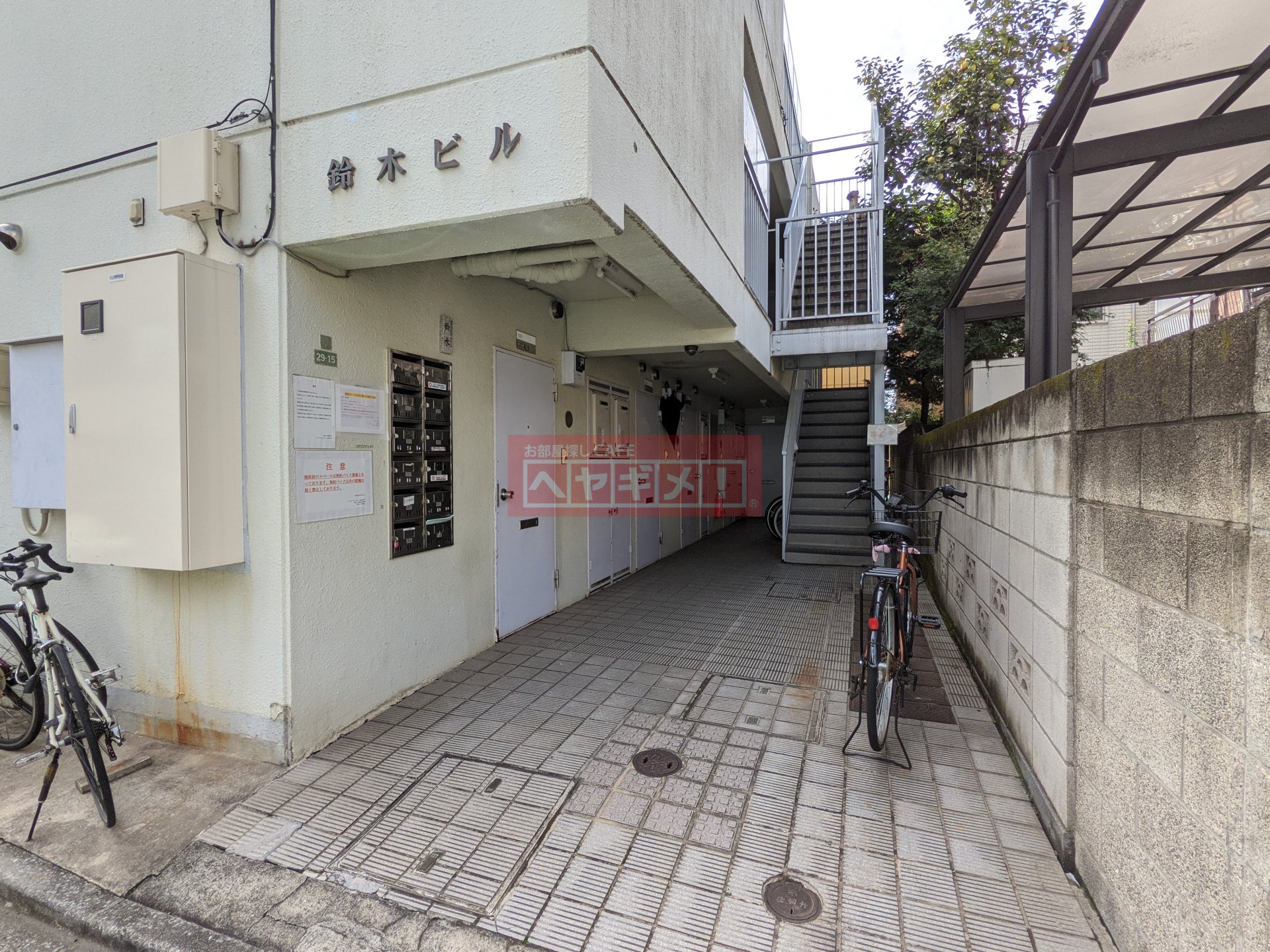 建物エントランス