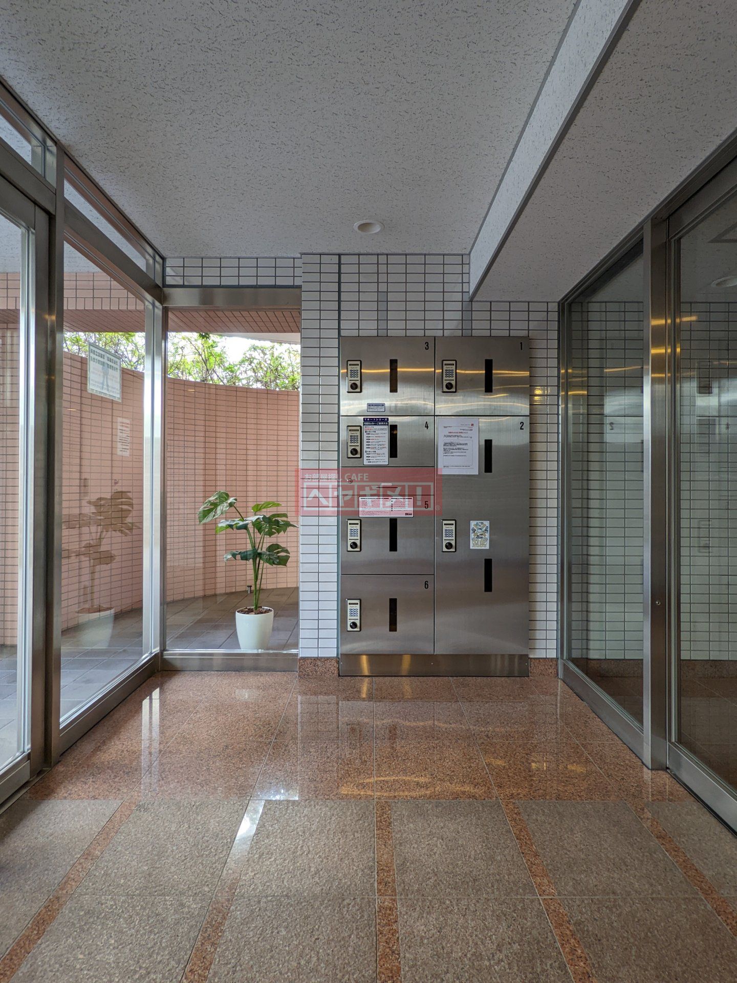 建物エントランス