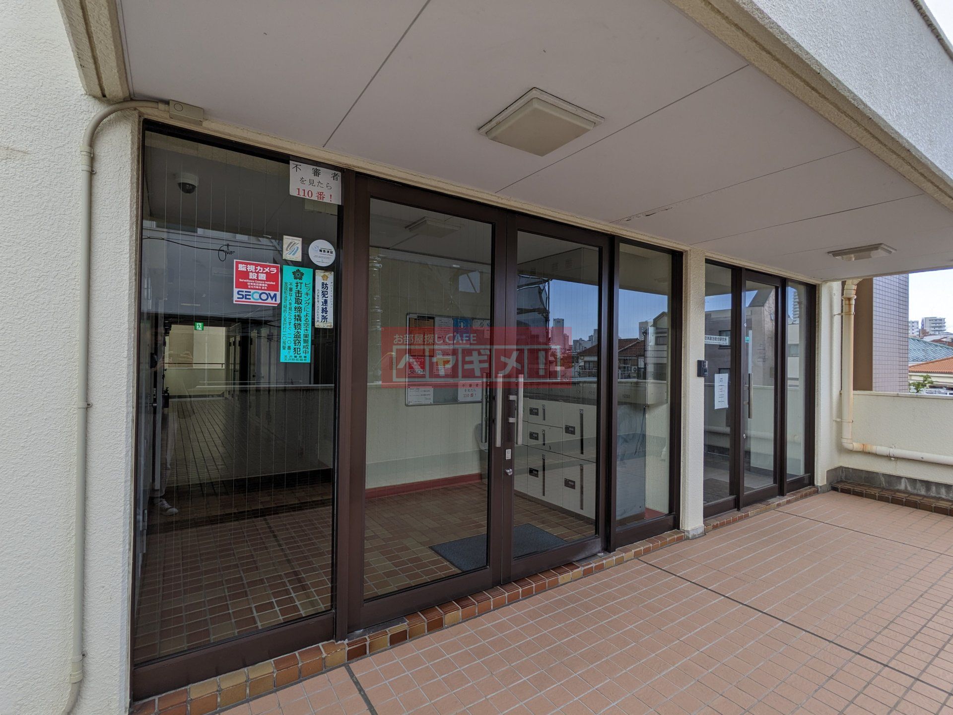 建物エントランス