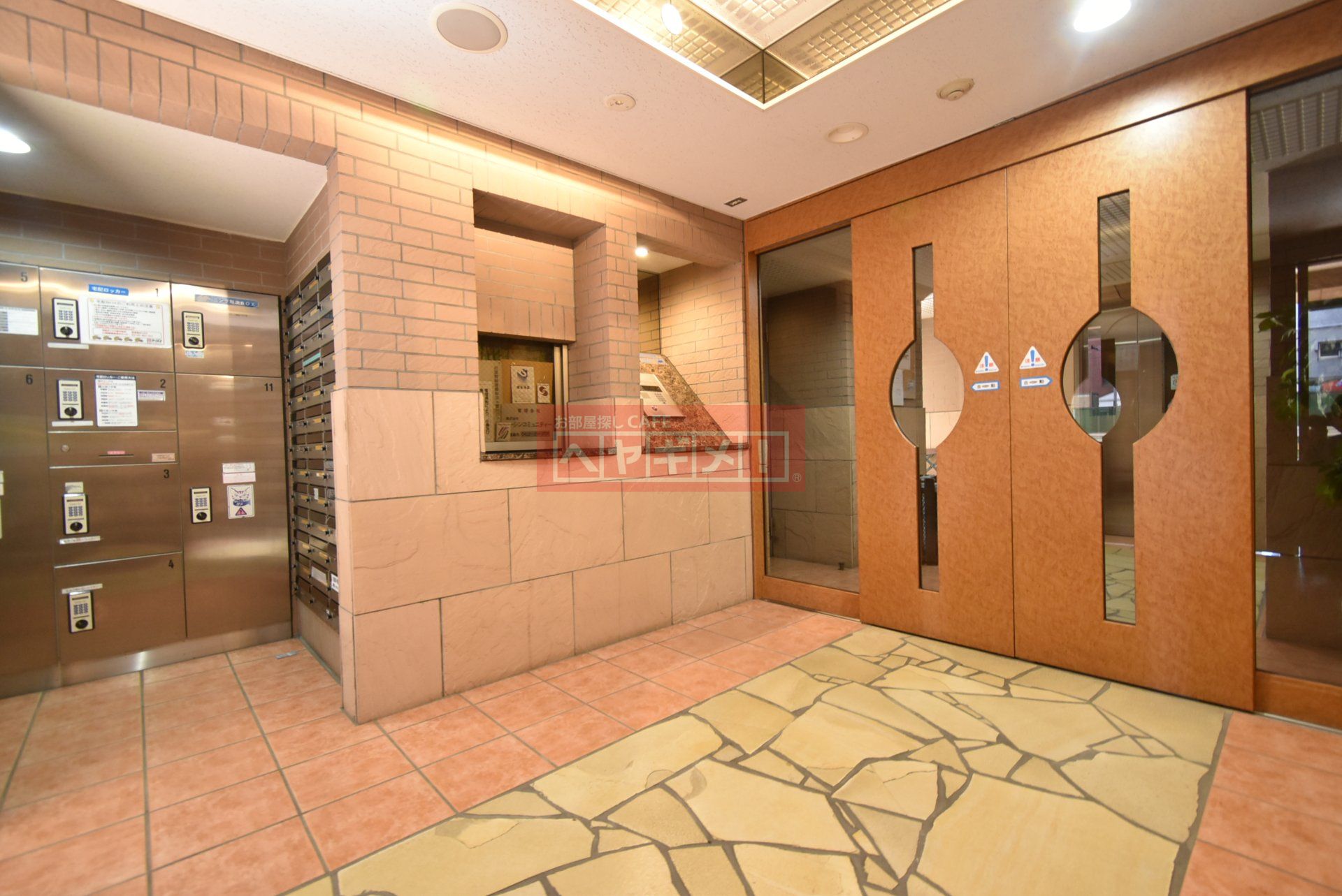 建物エントランス