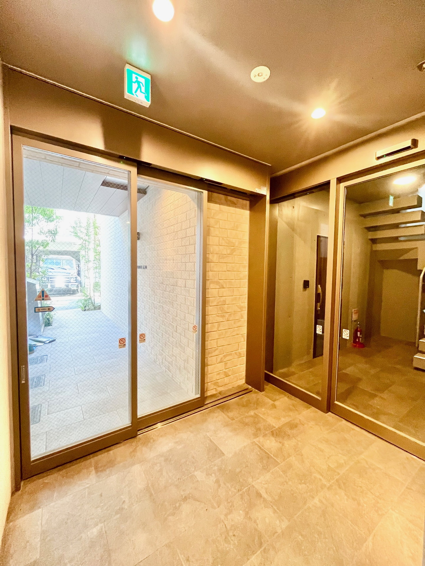 建物エントランス