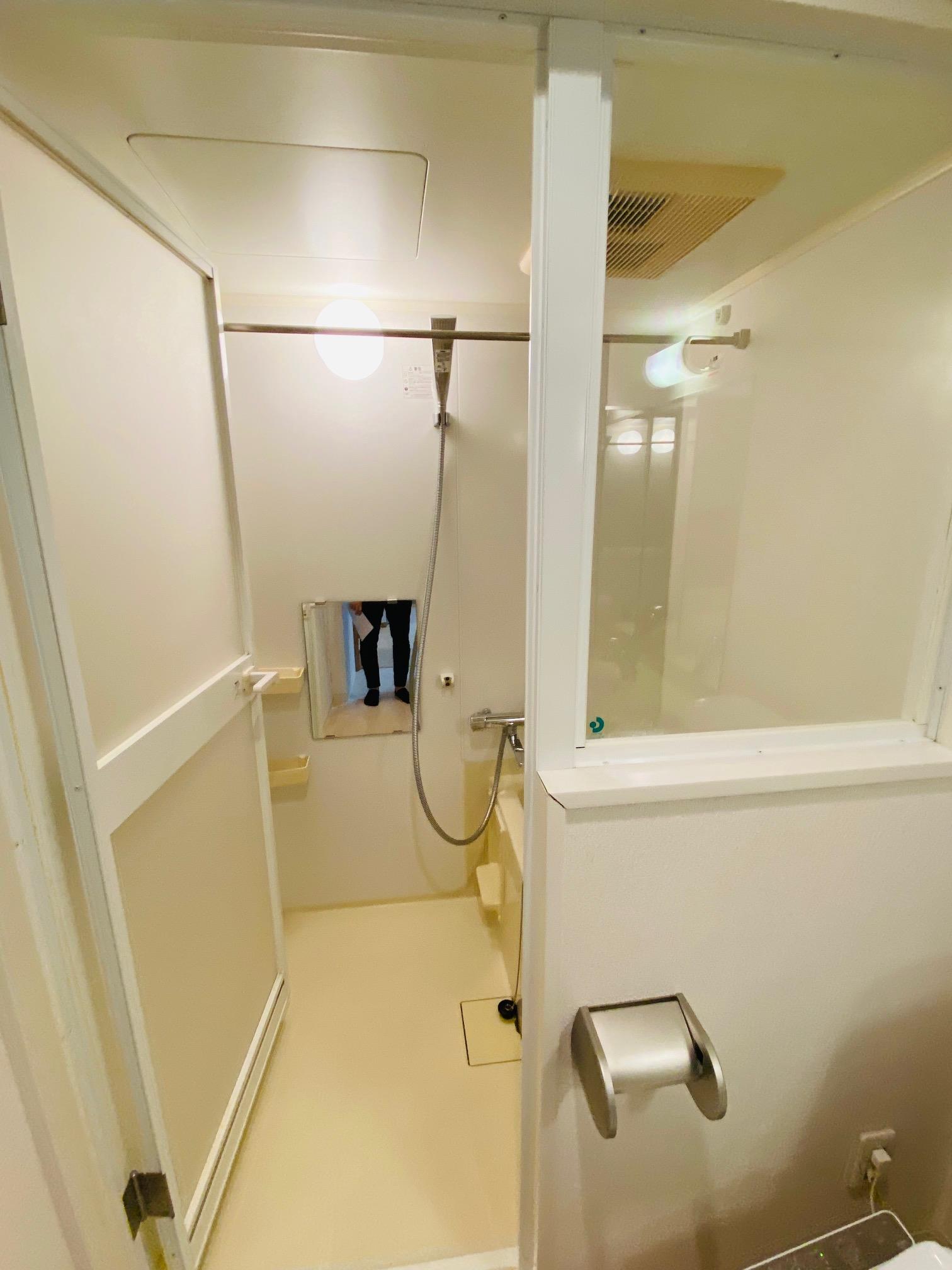 シャワールーム