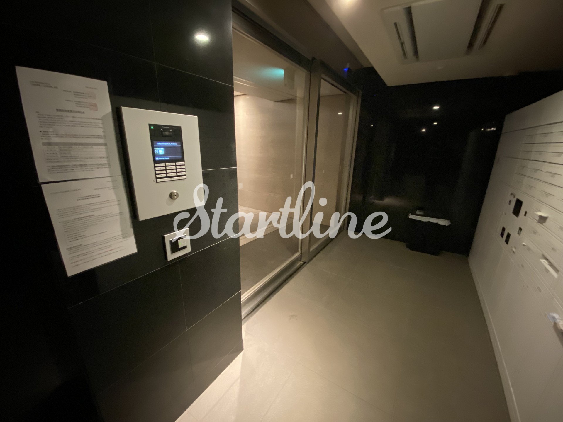 建物エントランス
