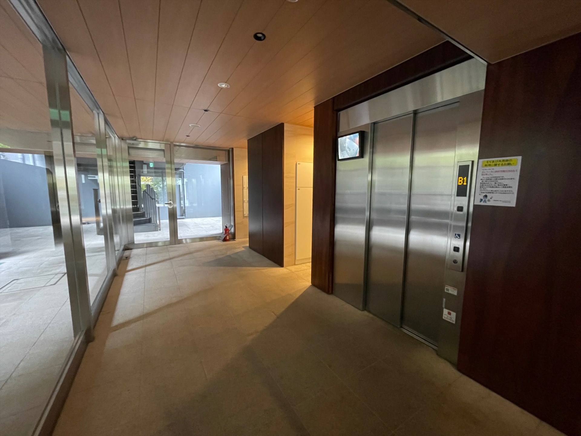 建物エントランス