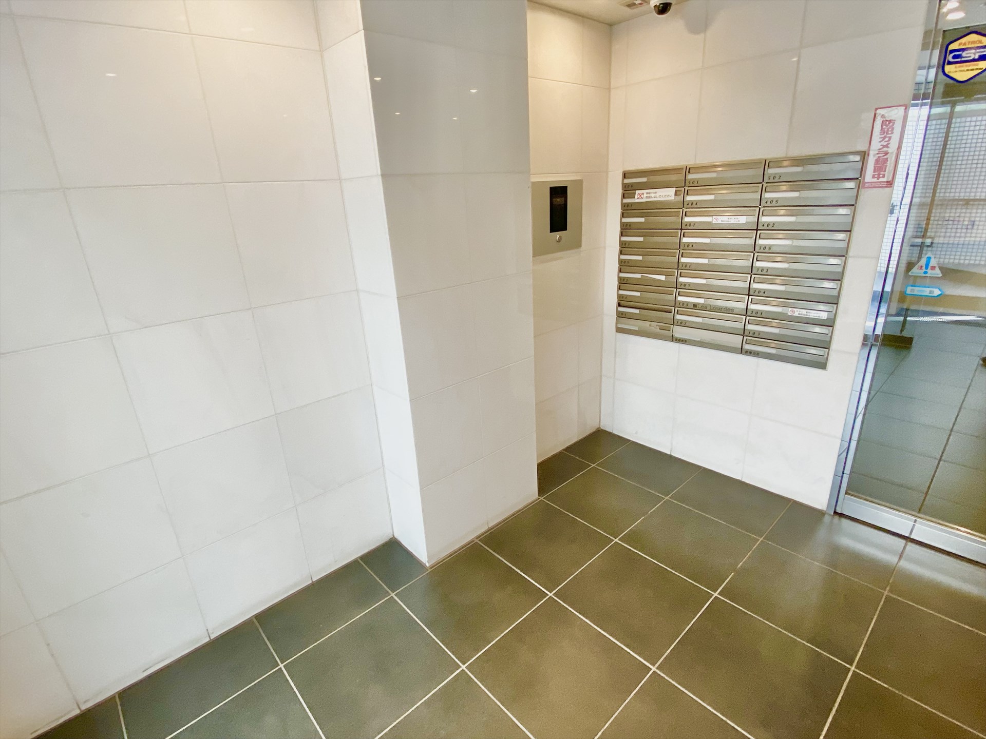 建物エントランス