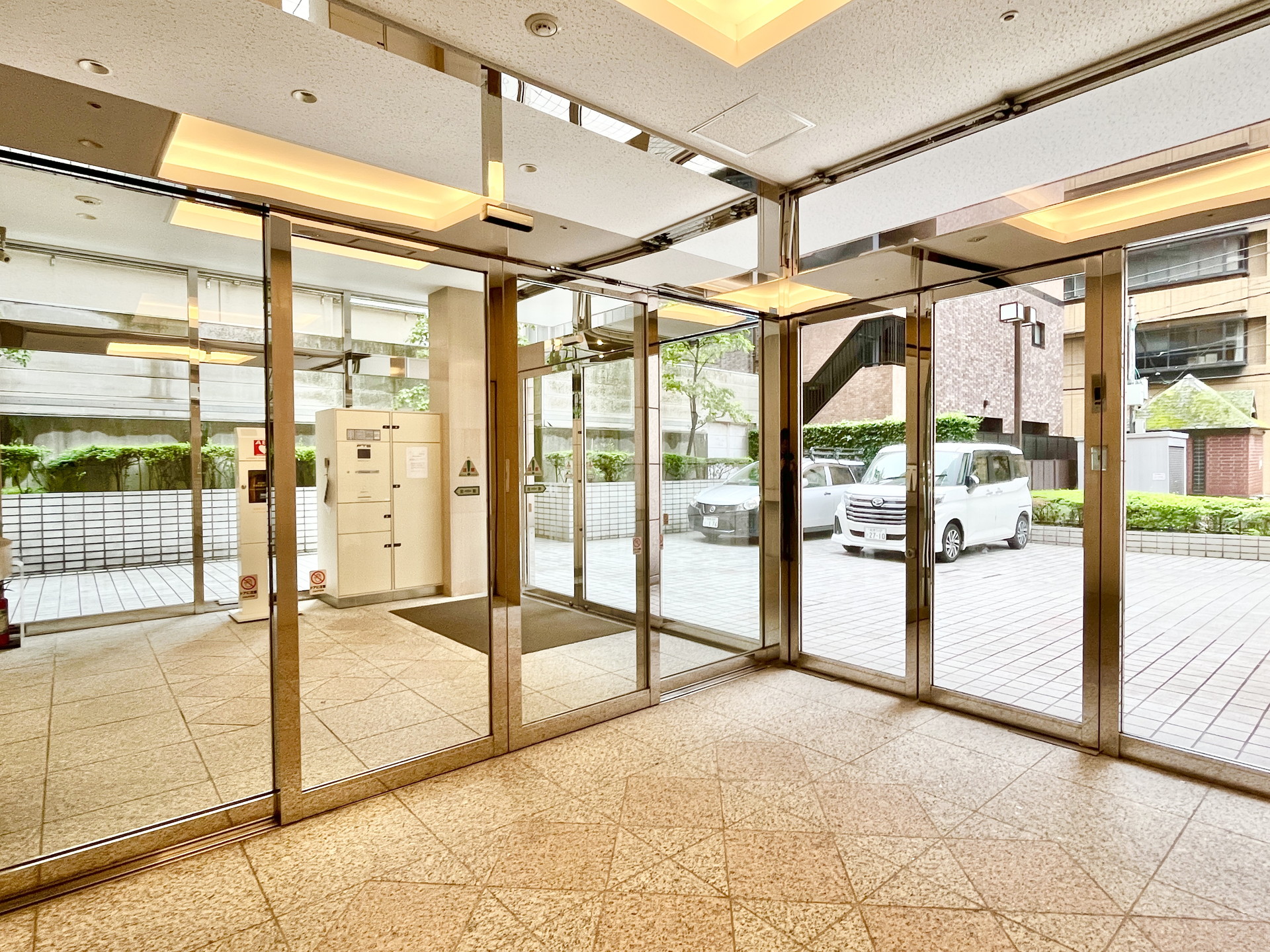 建物エントランス