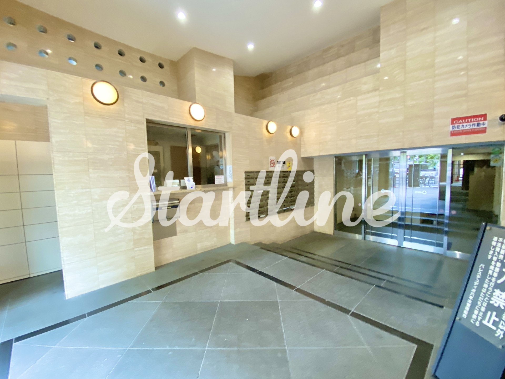 建物エントランス