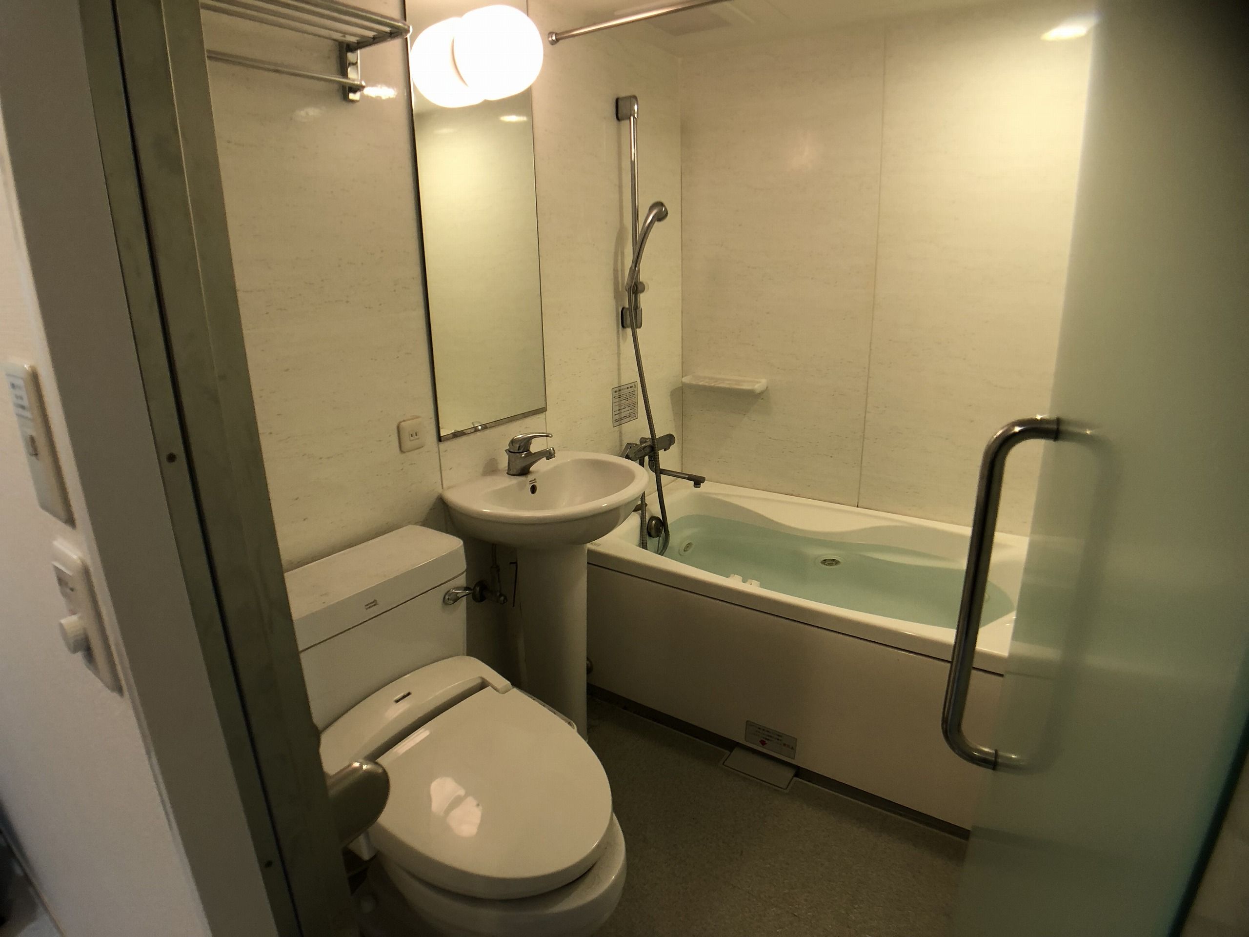 シャワールーム