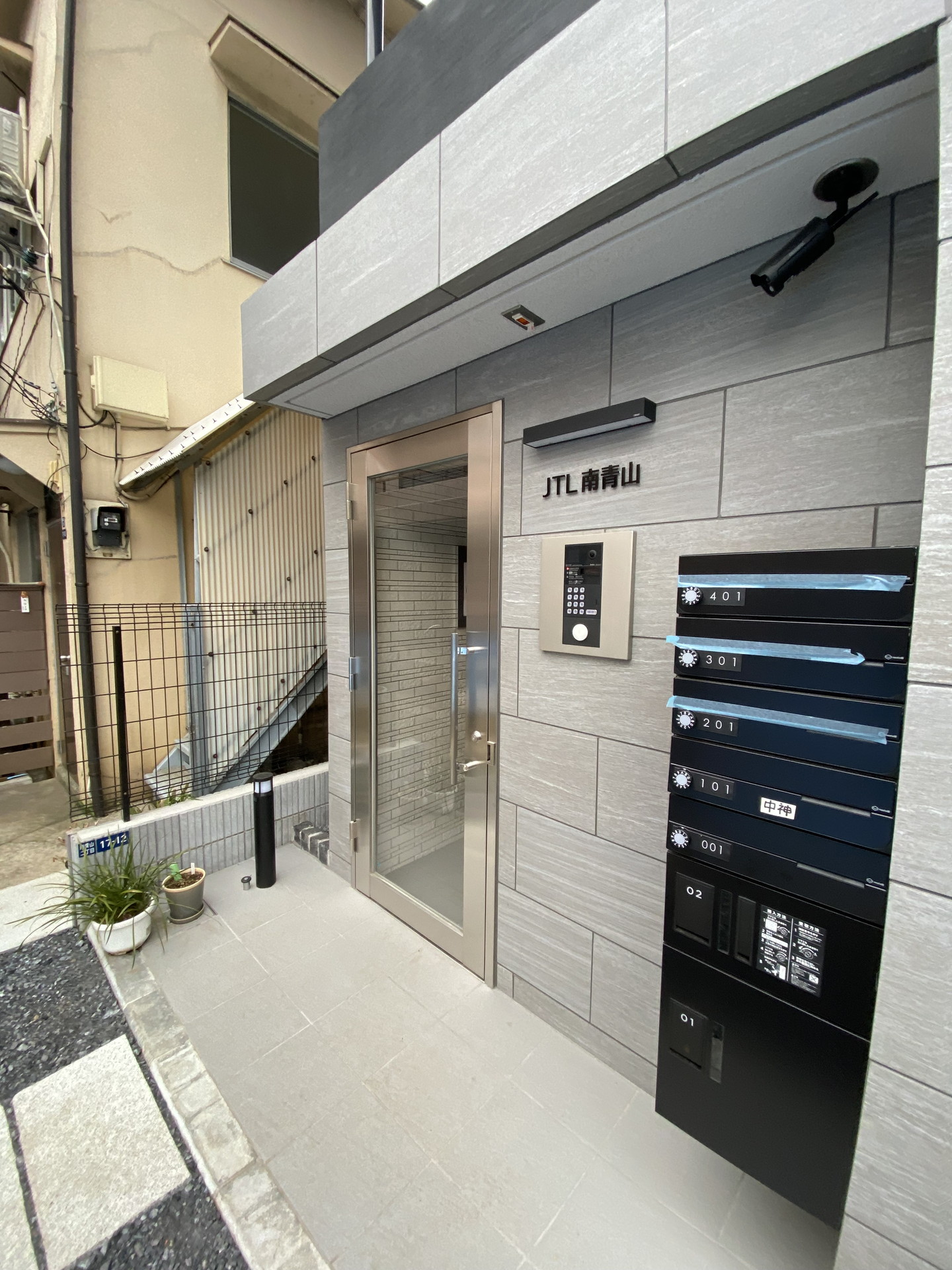 建物エントランス