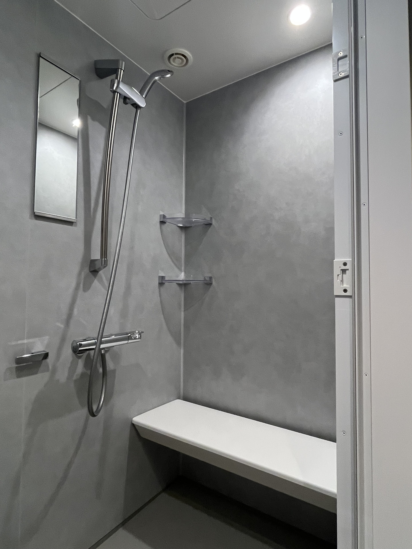 シャワールーム