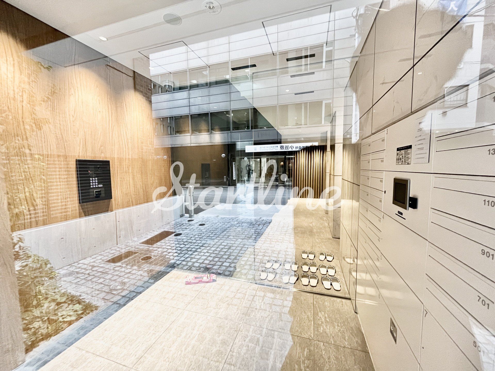 建物エントランス