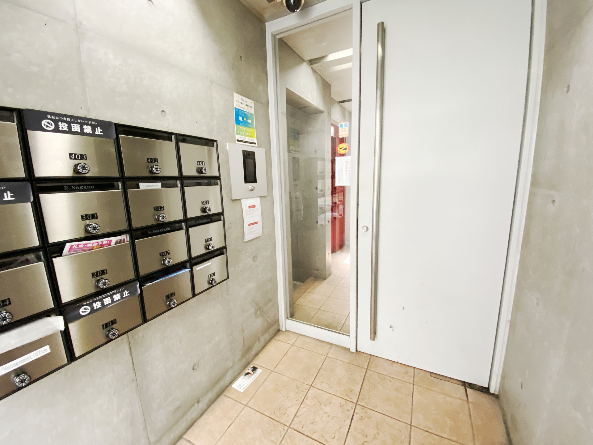 建物エントランス