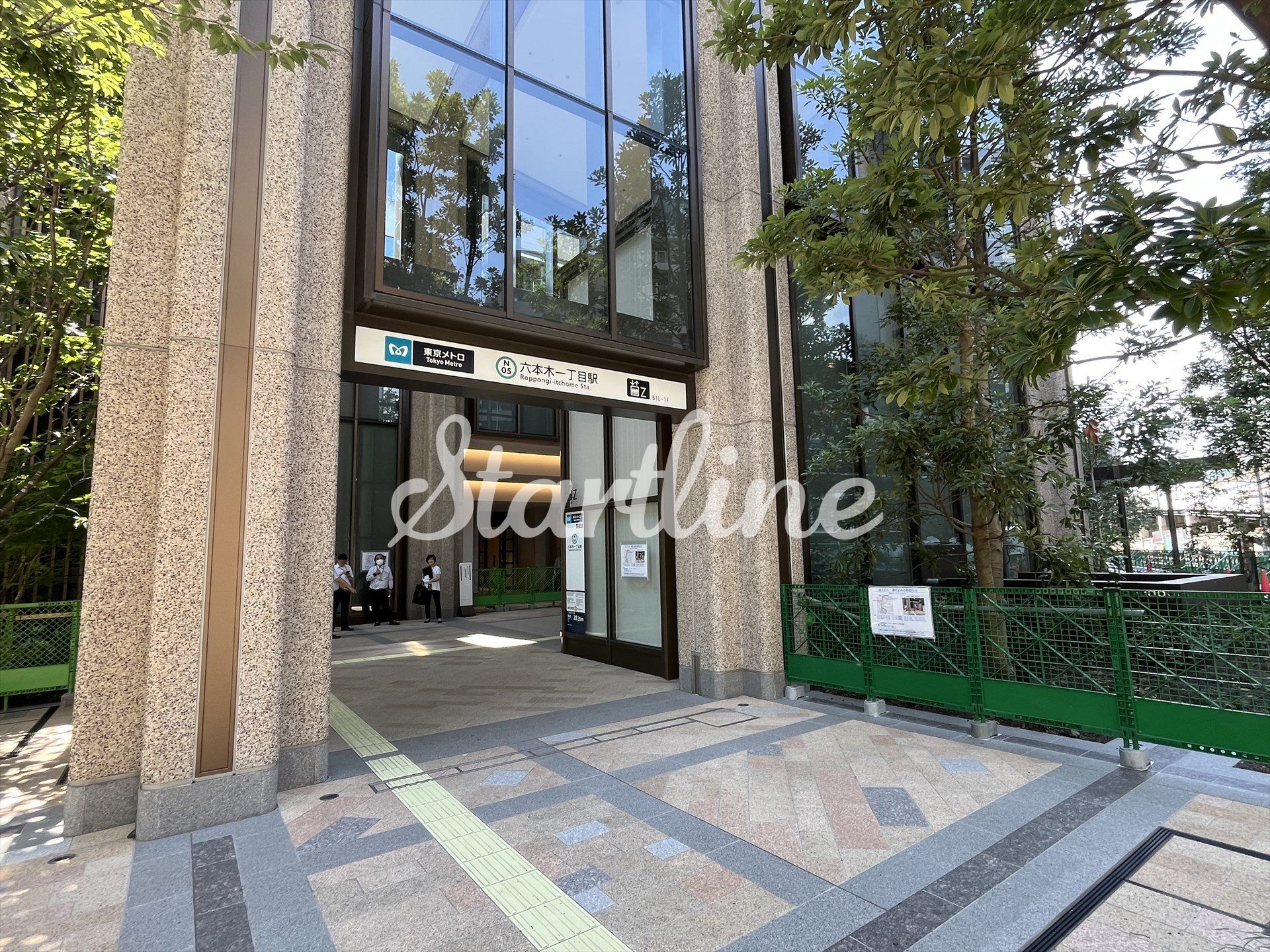 建物エントランス