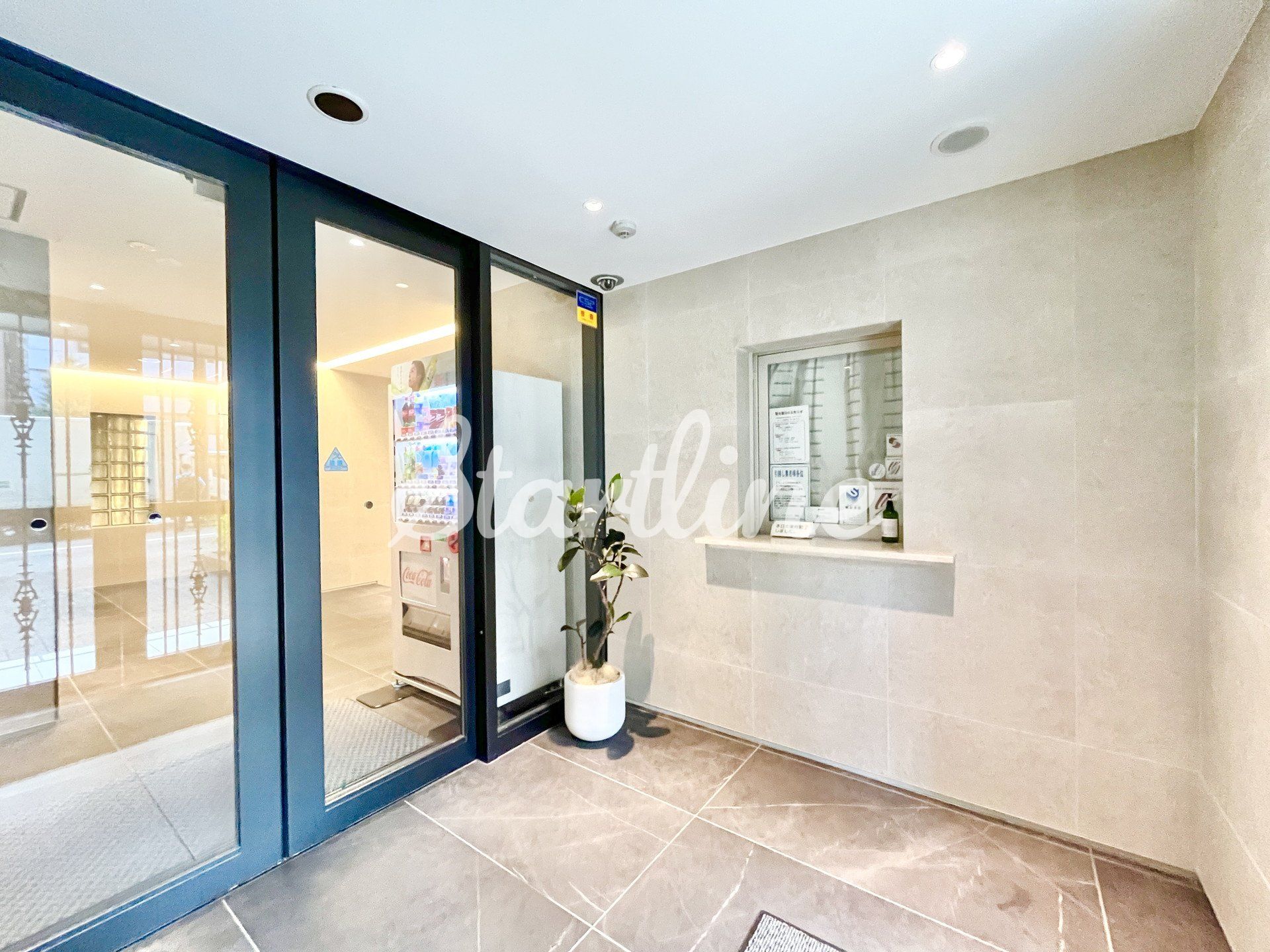 建物エントランス