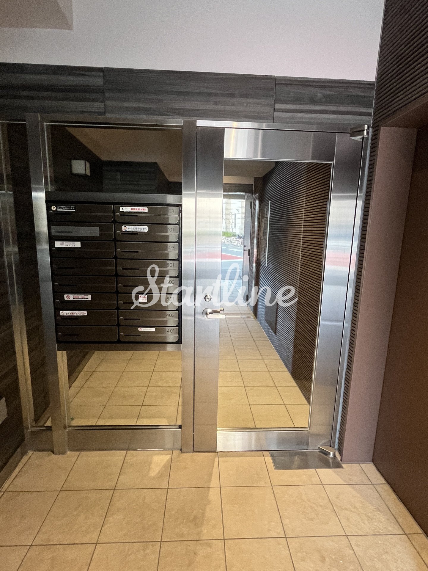 建物エントランス