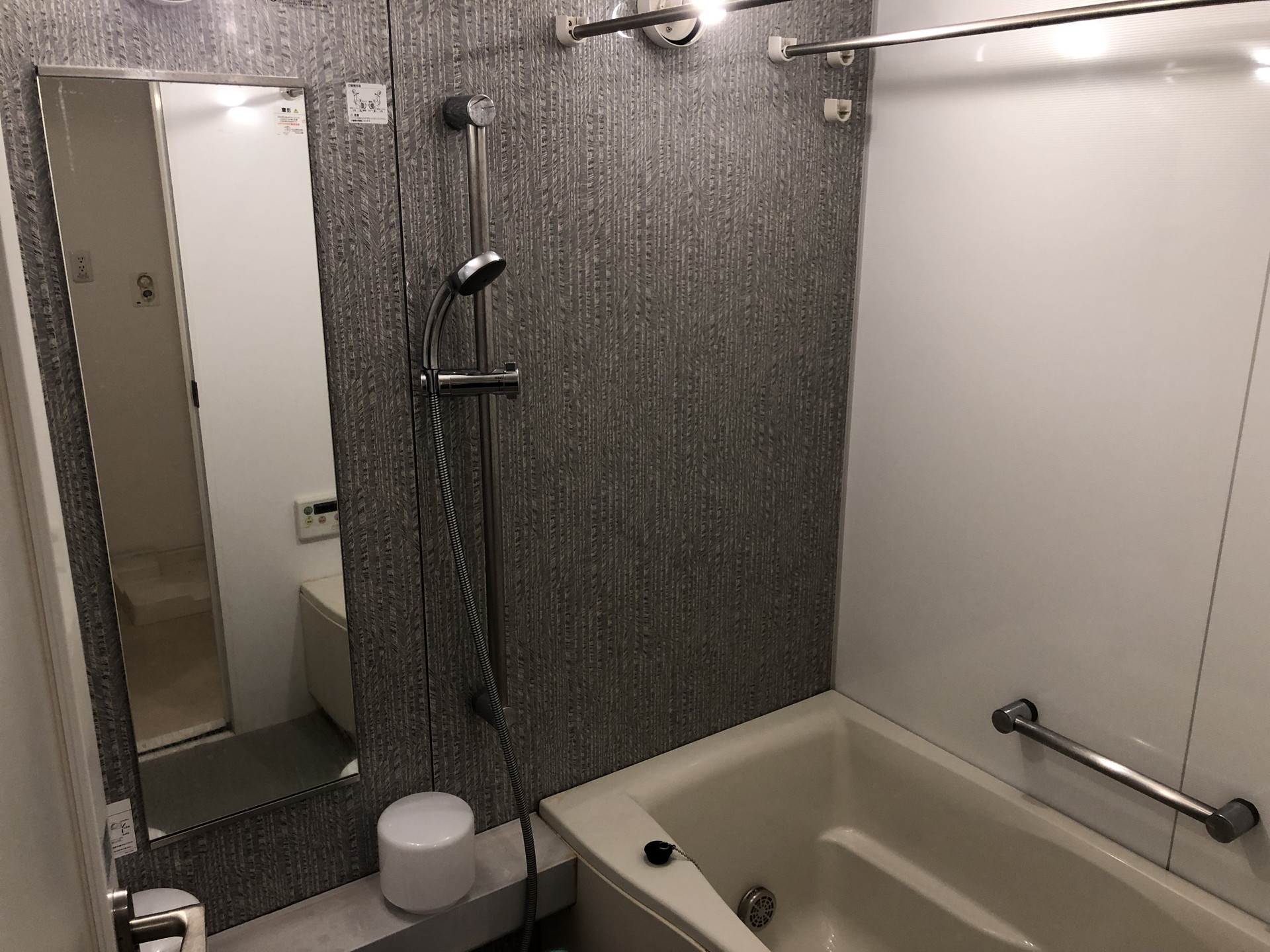 シャワールーム