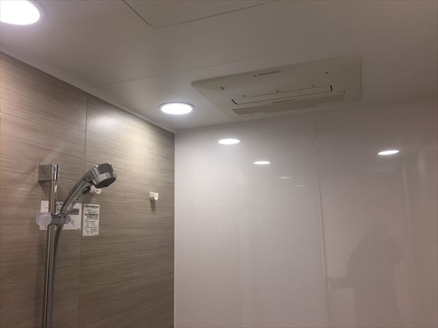 シャワールーム