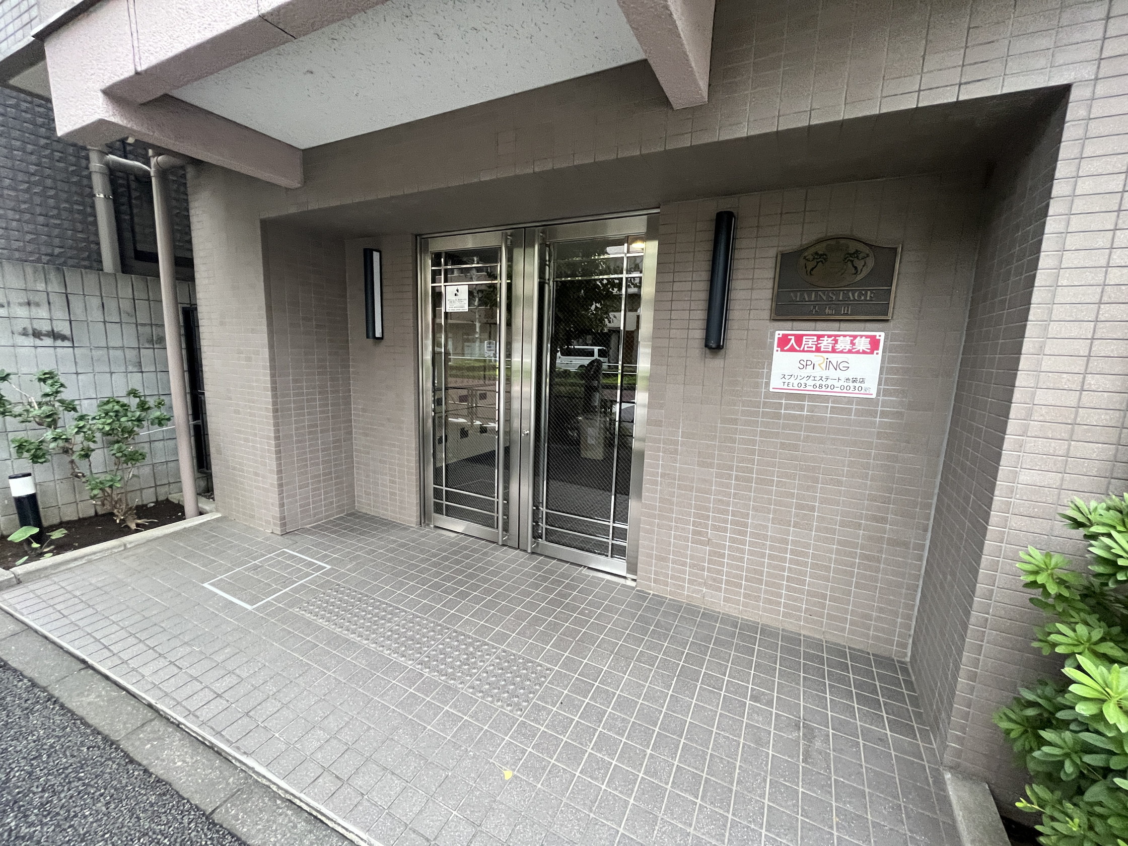 建物エントランス