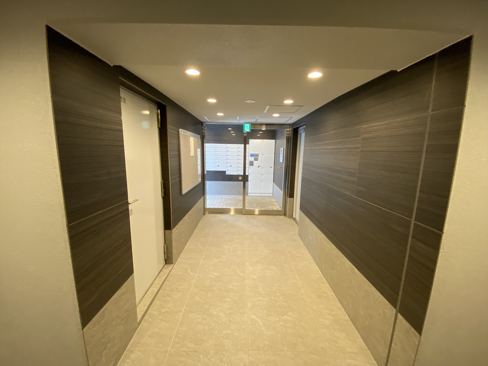 建物エントランス