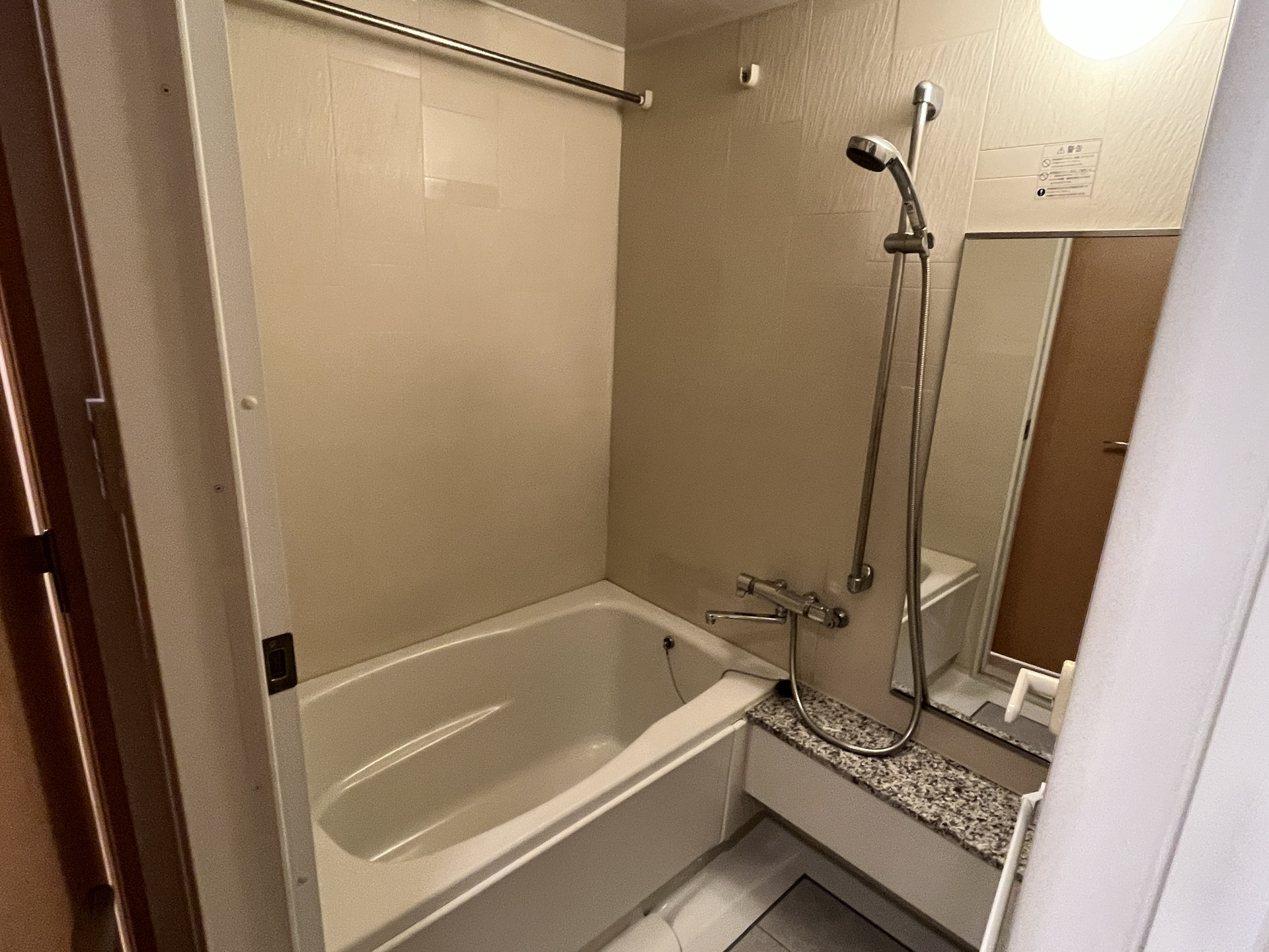 シャワールーム