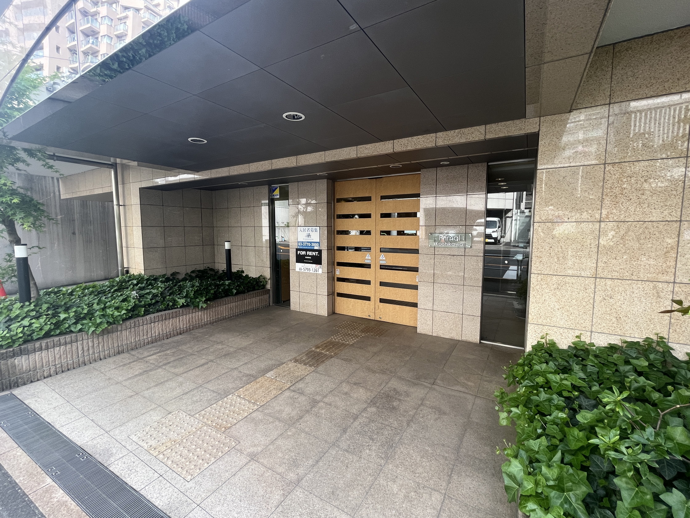 建物エントランス