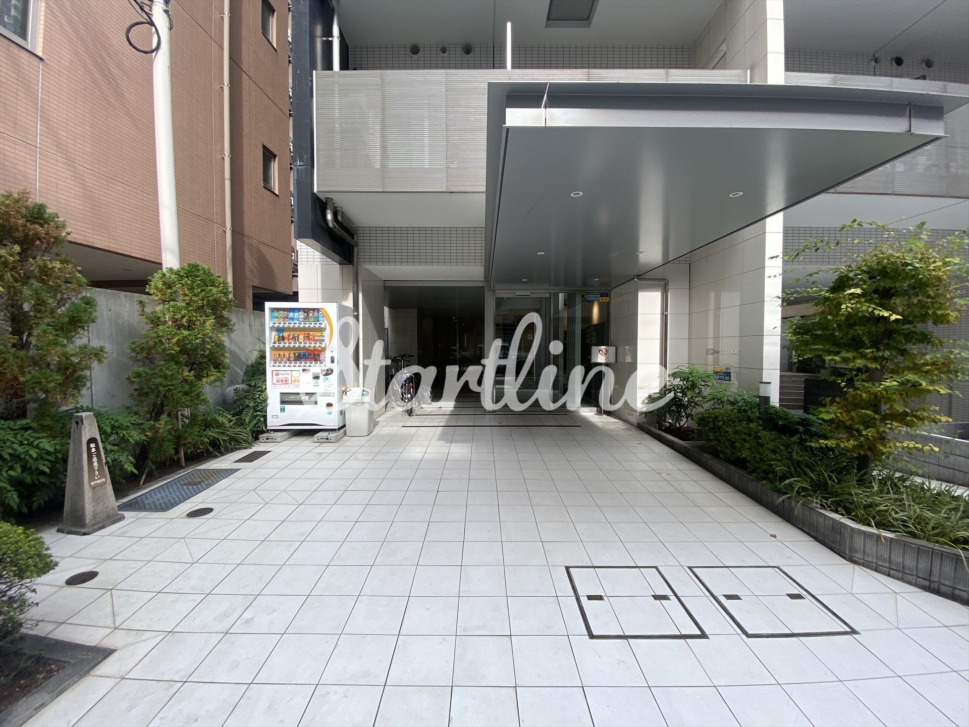 建物エントランス