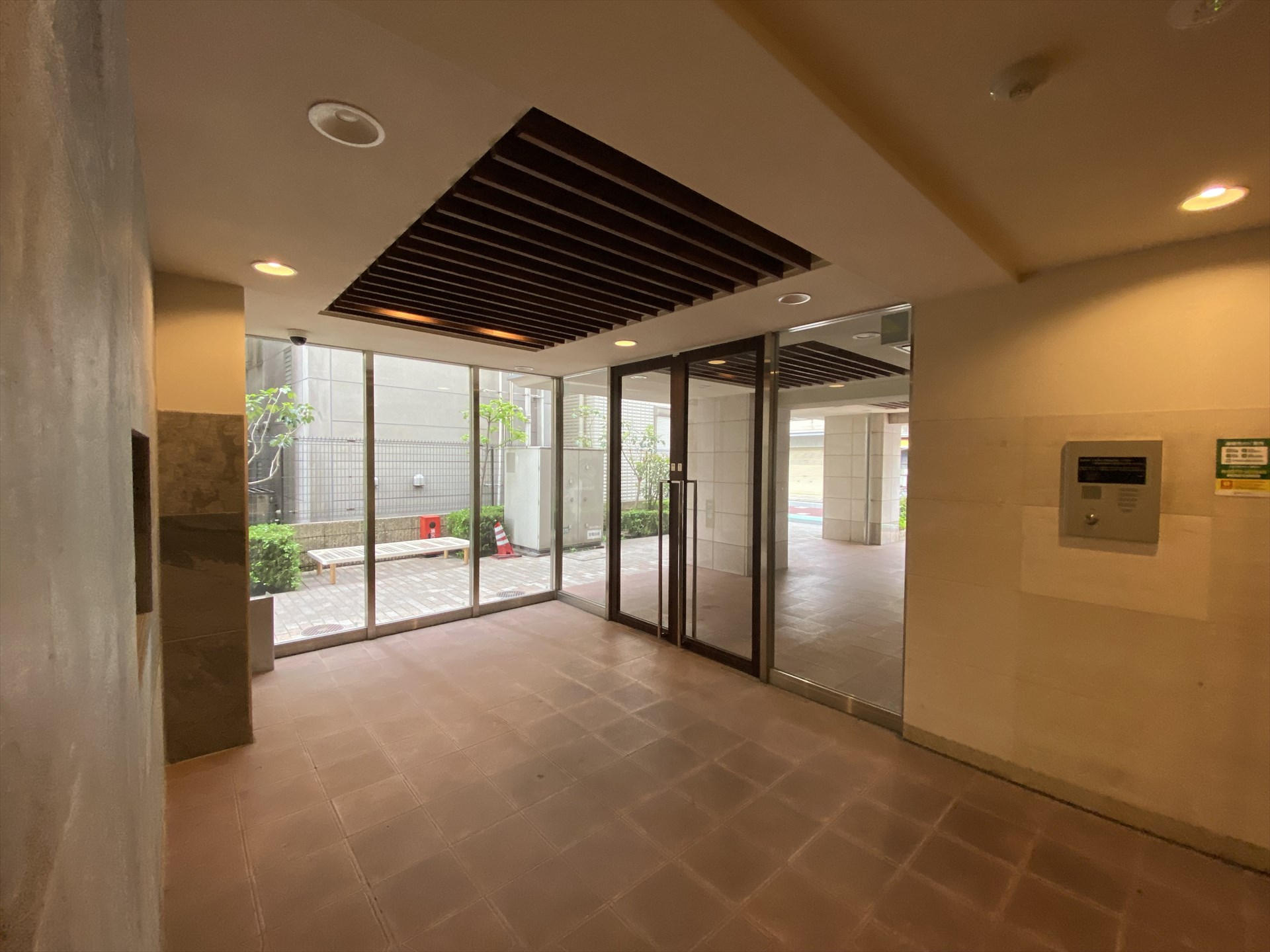 建物エントランス