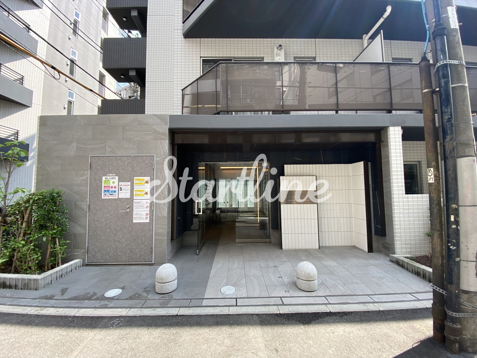 建物エントランス
