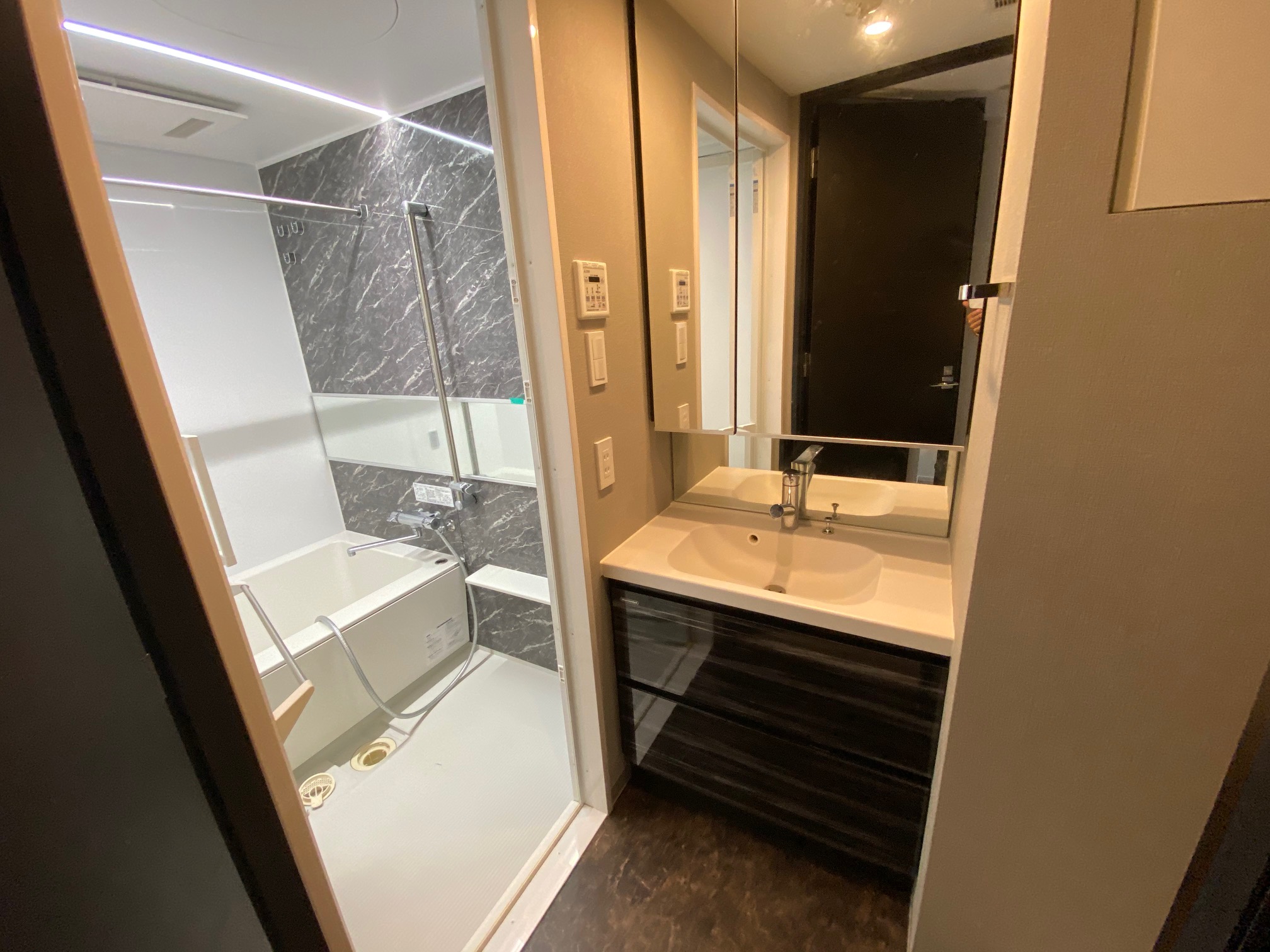 シャワールーム