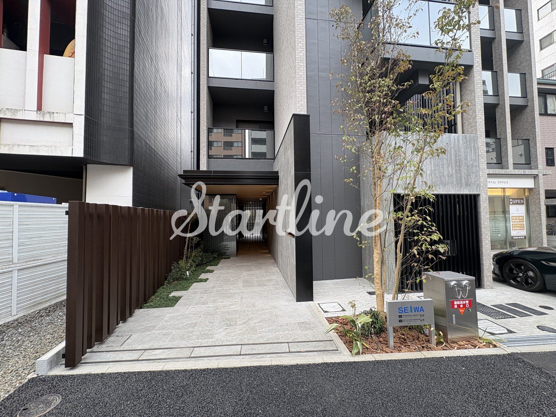 建物エントランス