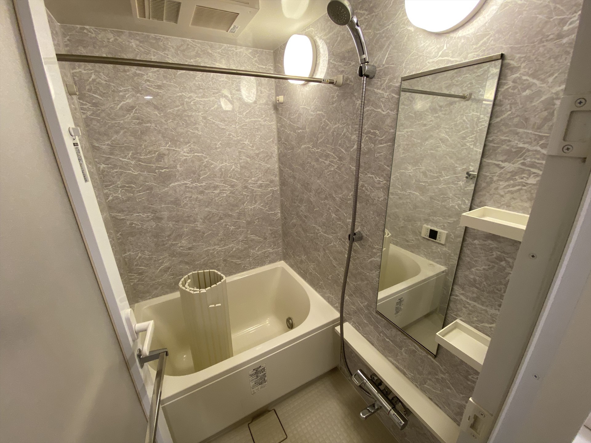 シャワールーム