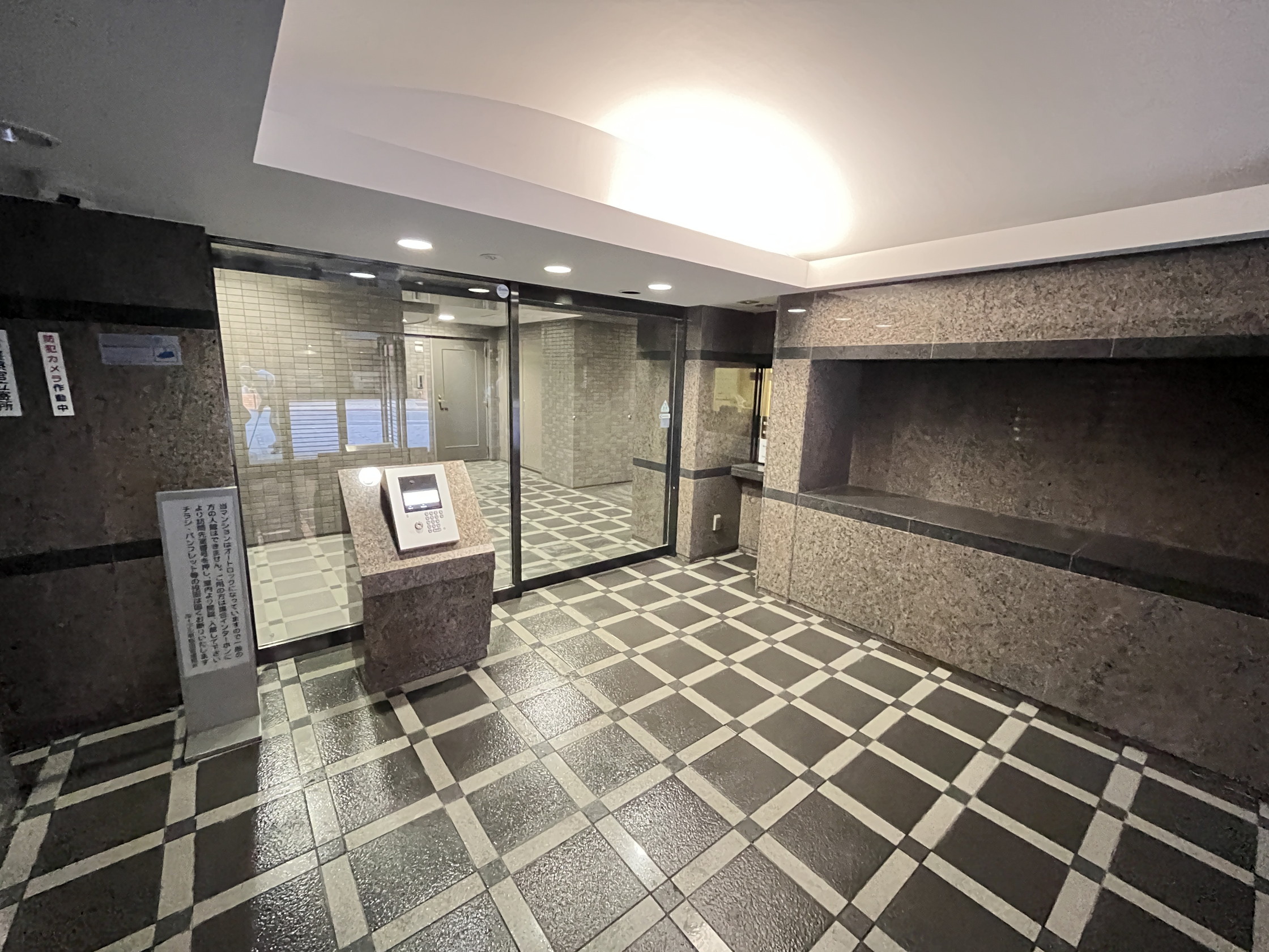 建物エントランス