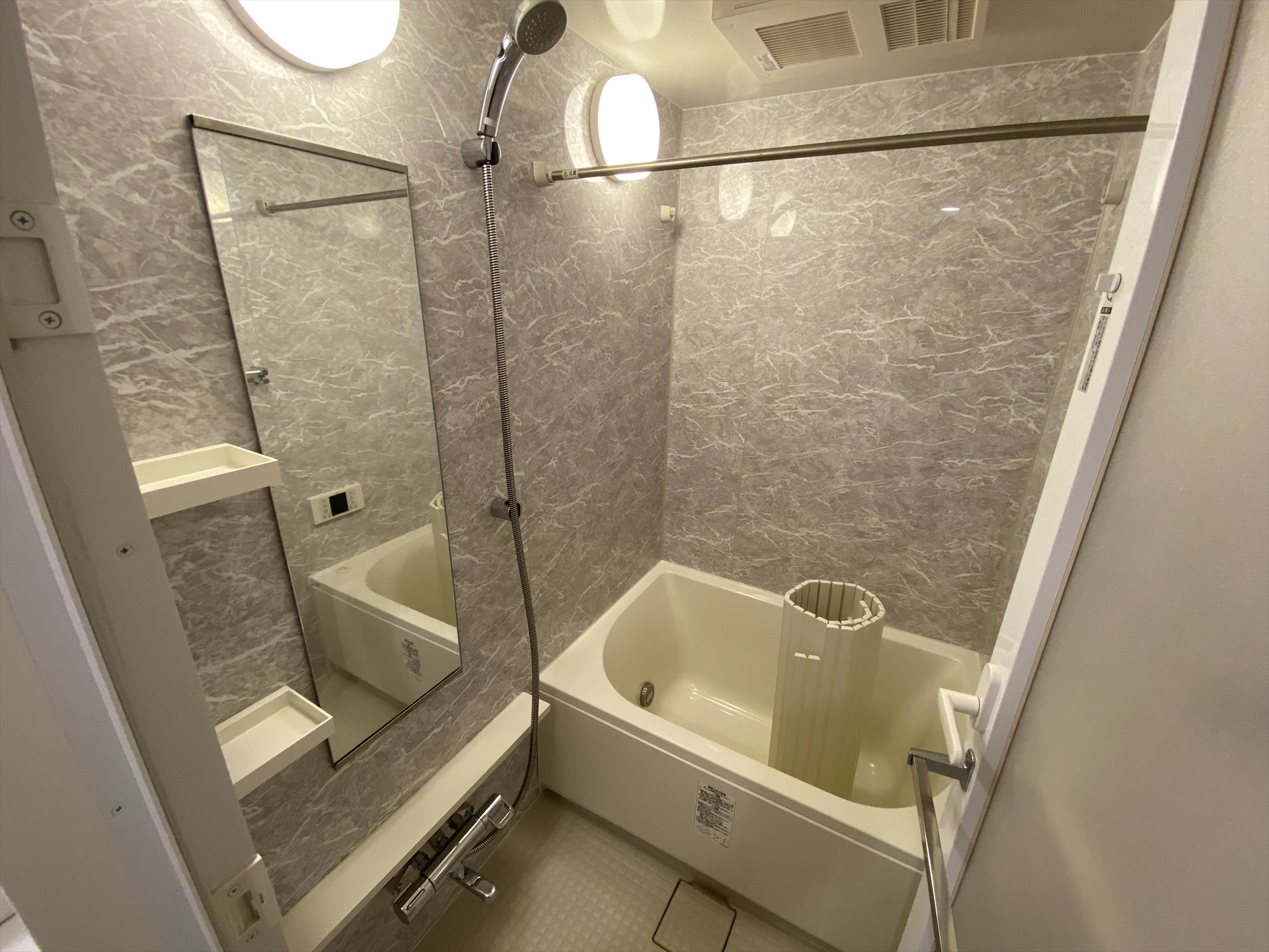 シャワールーム