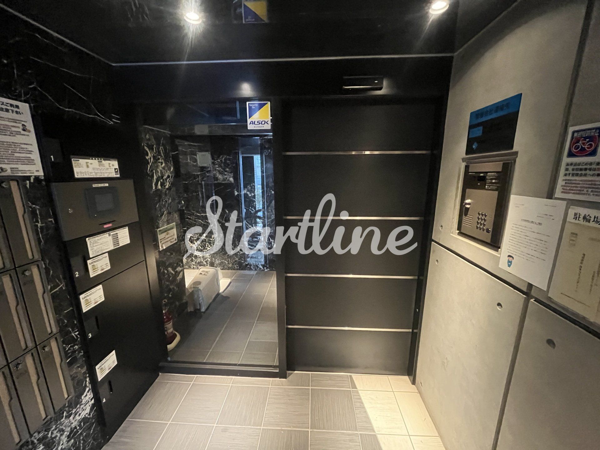 建物エントランス