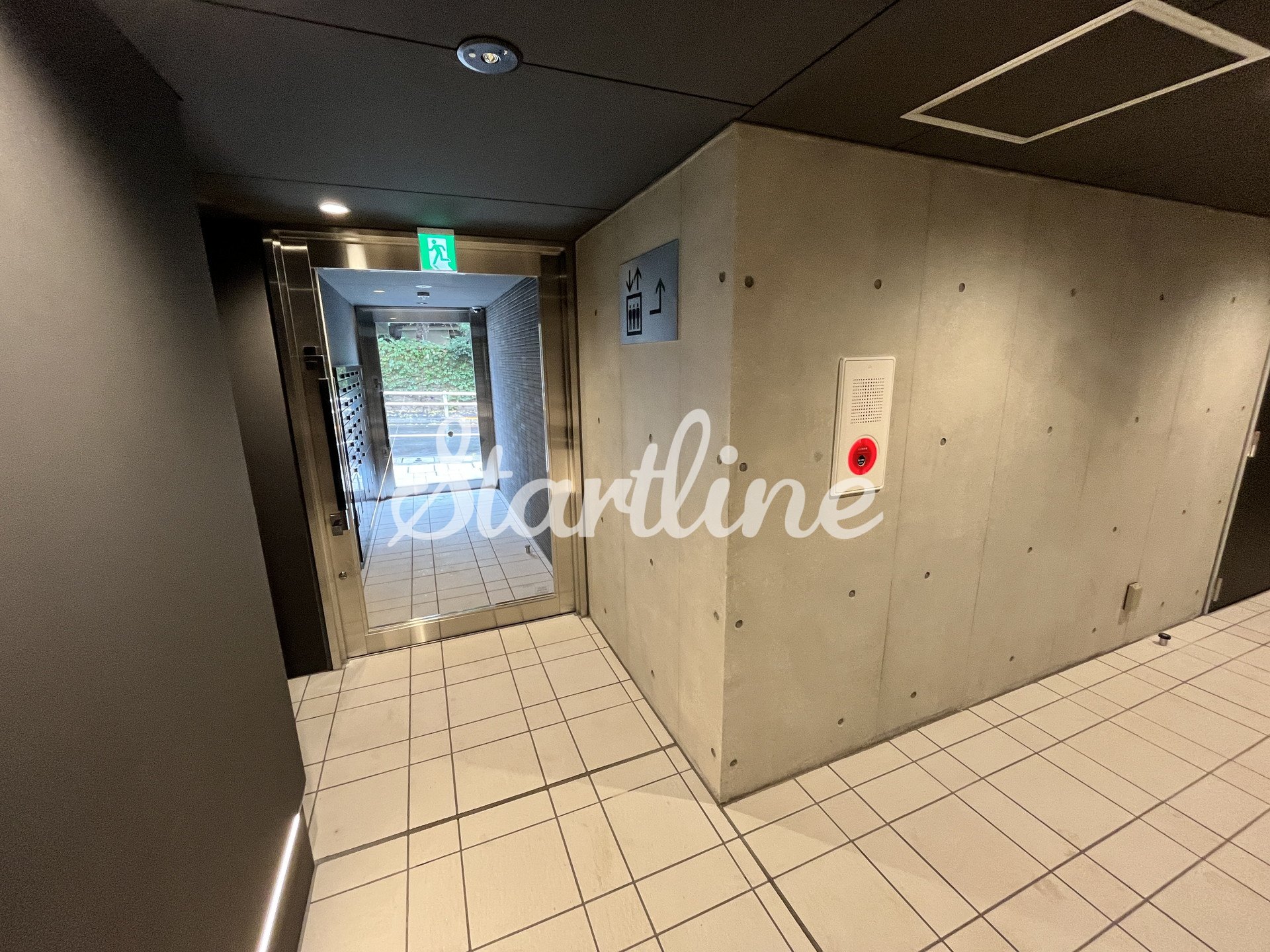 建物エントランス