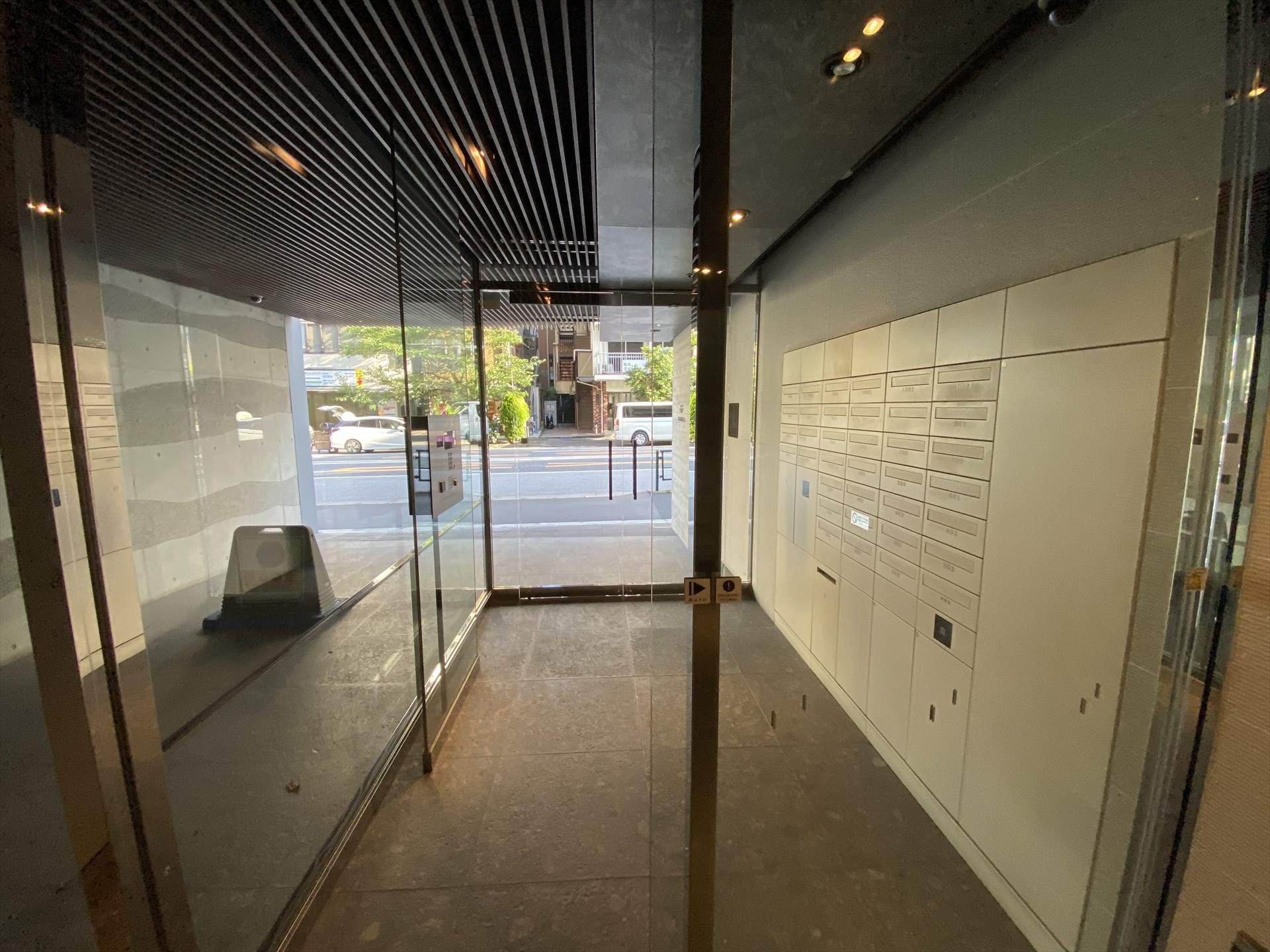 建物エントランス