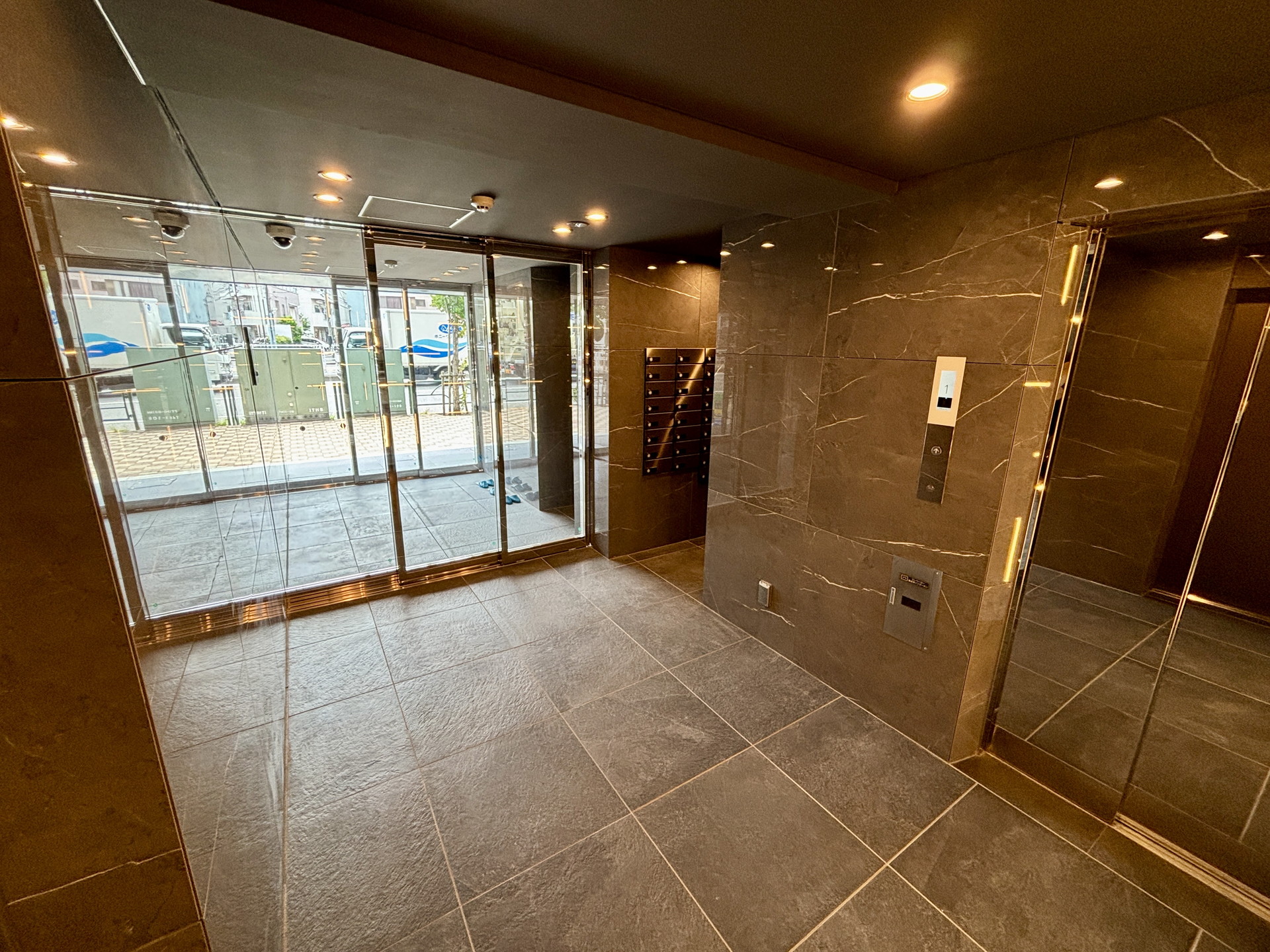 建物エントランス