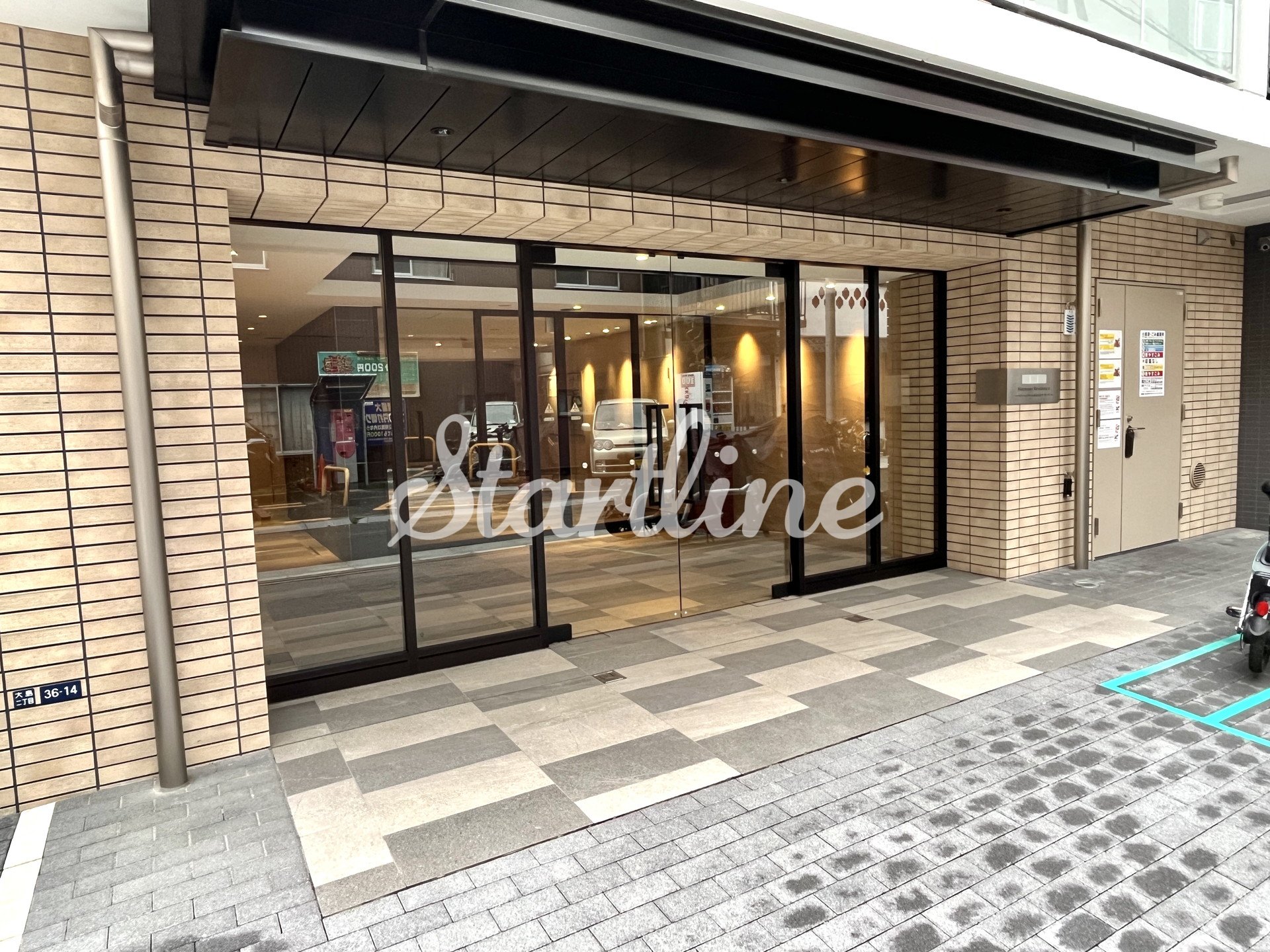 建物エントランス