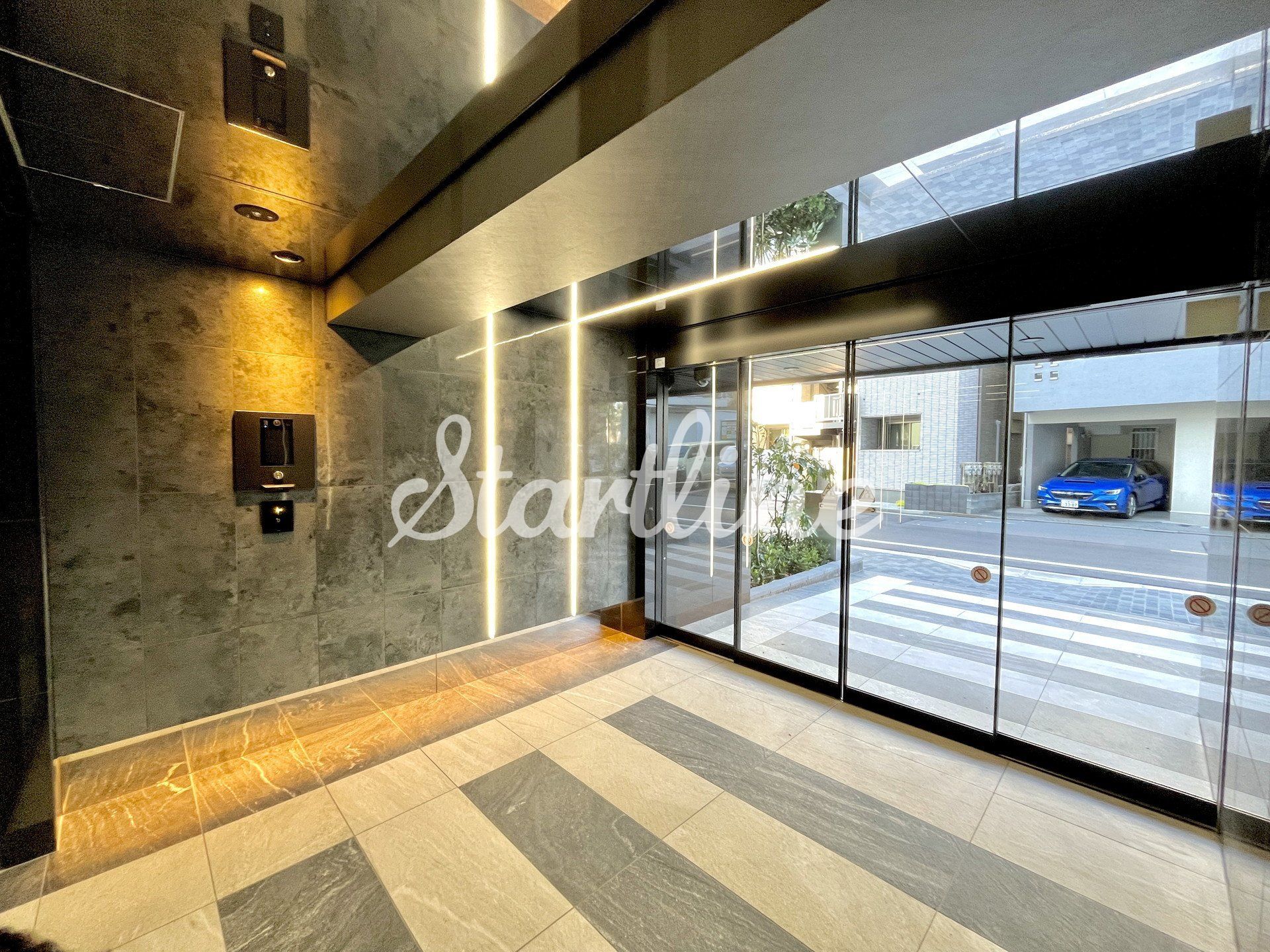 建物エントランス