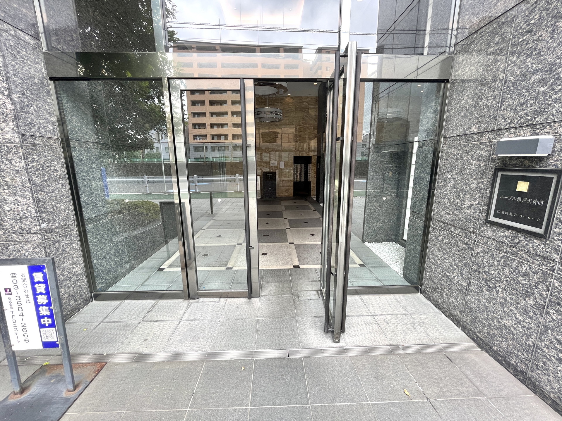 建物エントランス